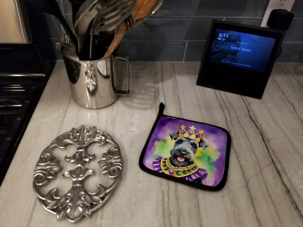 Kerry Blue Terrier King of Mardi Gras Pot Holder Set of 2 Heat Resistant Quilted Hot Pads 7.5 x 7.5 Inch, Insulated Kitchen Trivets for Cooking & Baking