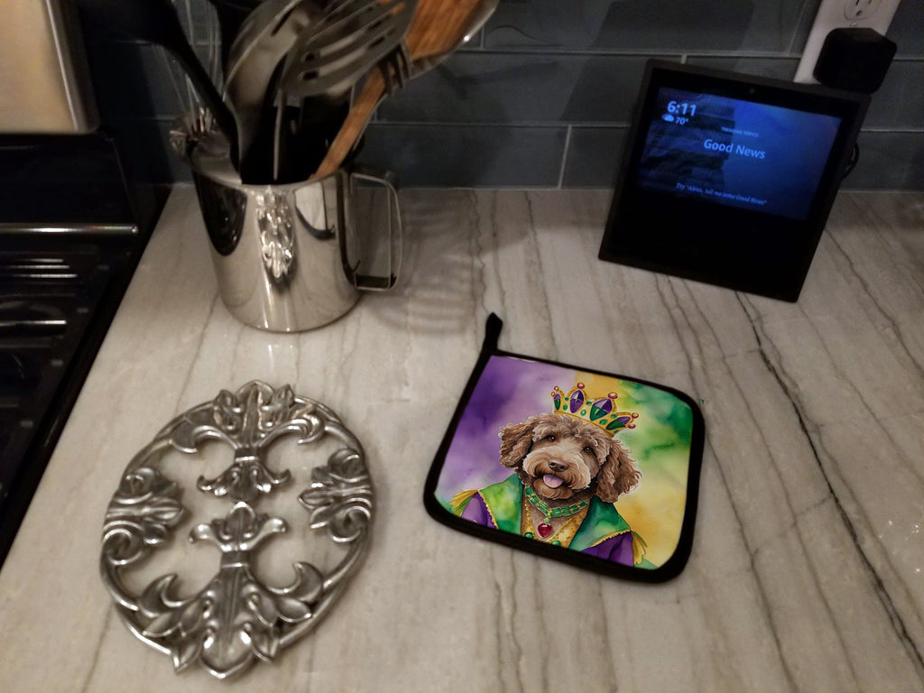 Labradoodle King of Mardi Gras Pot Holder Set of 2 Heat Resistant Quilted Hot Pads 7.5 x 7.5 Inch, Insulated Kitchen Trivets for Cooking & Baking