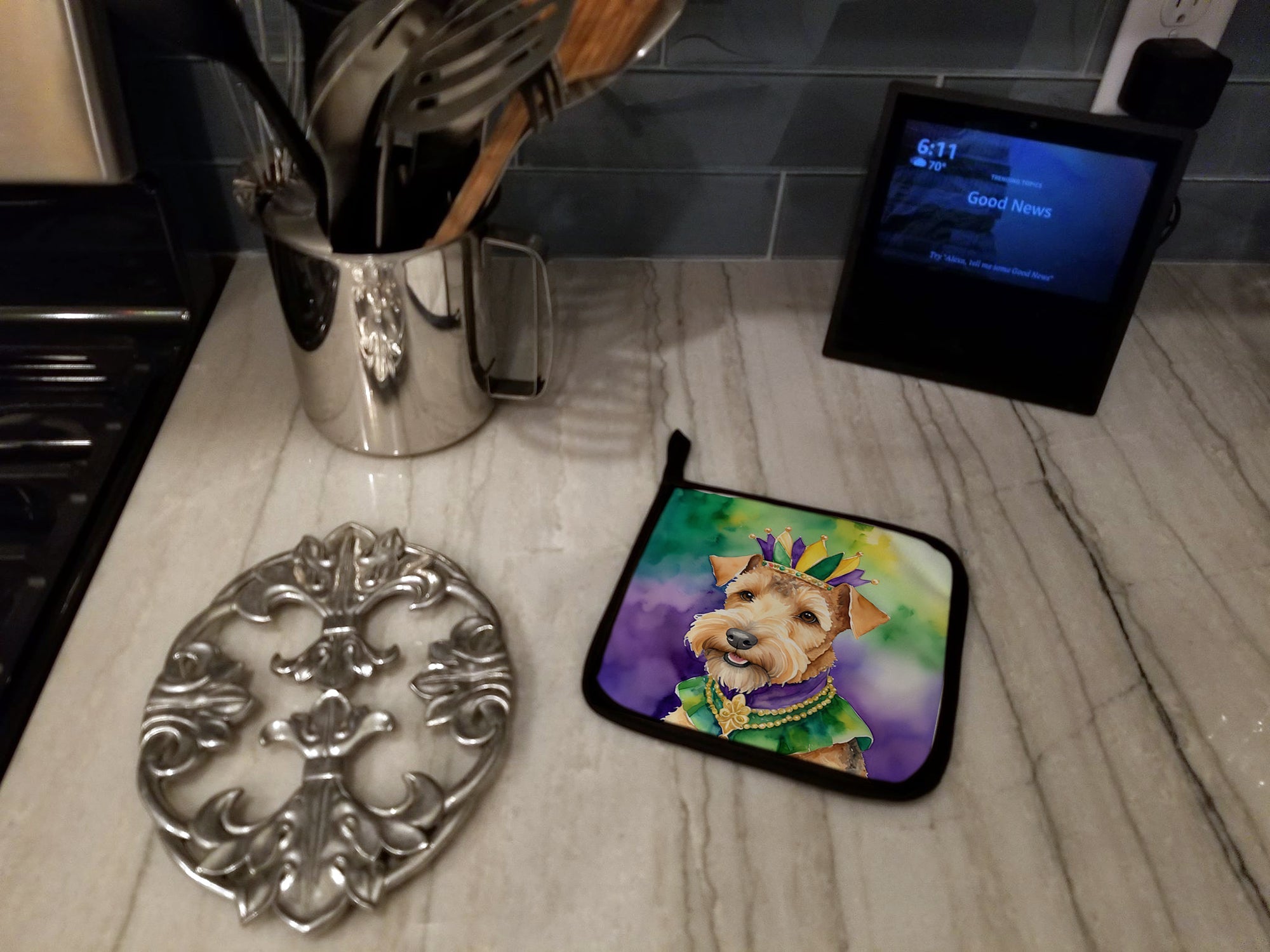 Lakeland Terrier King of Mardi Gras Pot Holder Set of 2 Heat Resistant Quilted Hot Pads 7.5 x 7.5 Inch, Insulated Kitchen Trivets for Cooking & Baking