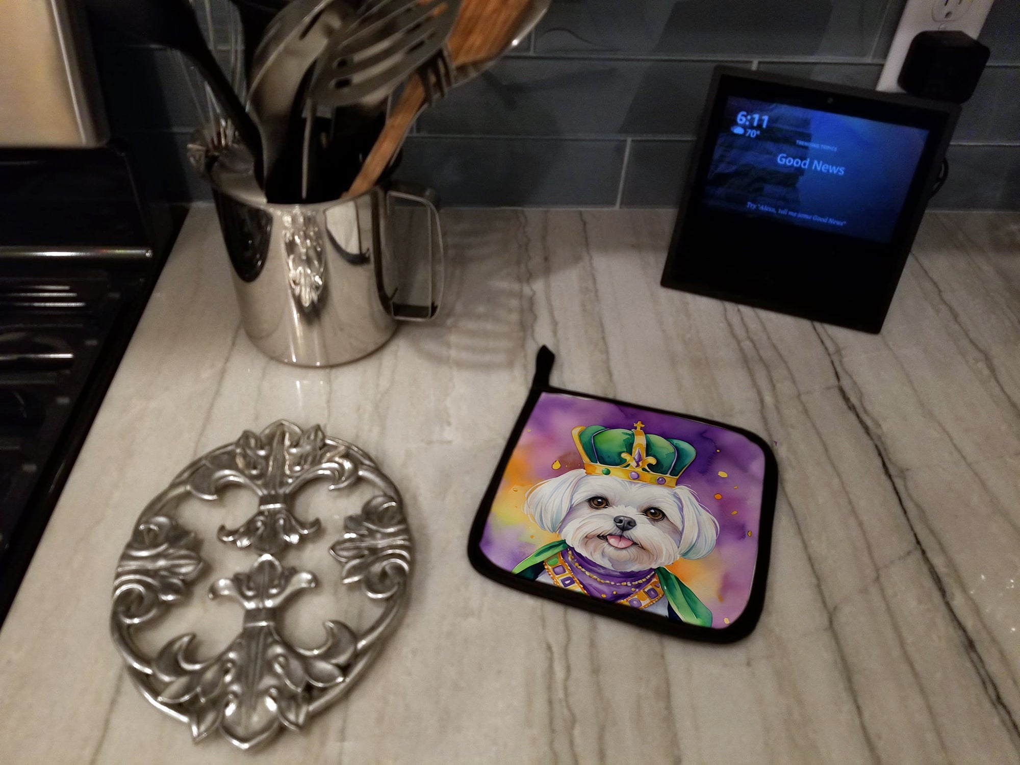 Maltese King of Mardi Gras Pot Holder Set of 2 Heat Resistant Quilted Hot Pads 7.5 x 7.5 Inch, Insulated Kitchen Trivets for Cooking & Baking