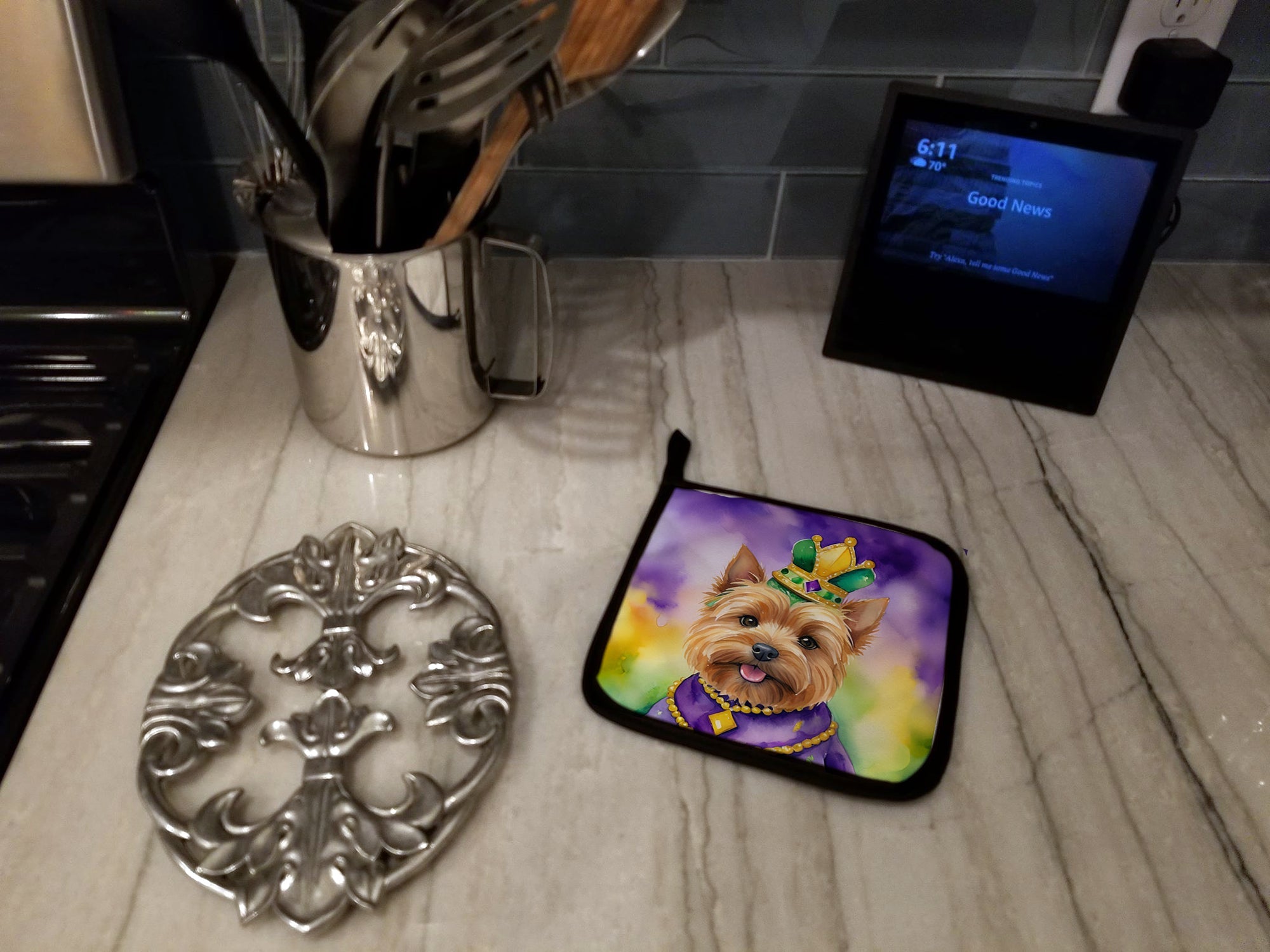 Norwich Terrier King of Mardi Gras Pot Holder Set of 2 Heat Resistant Quilted Hot Pads 7.5 x 7.5 Inch, Insulated Kitchen Trivets for Cooking & Baking