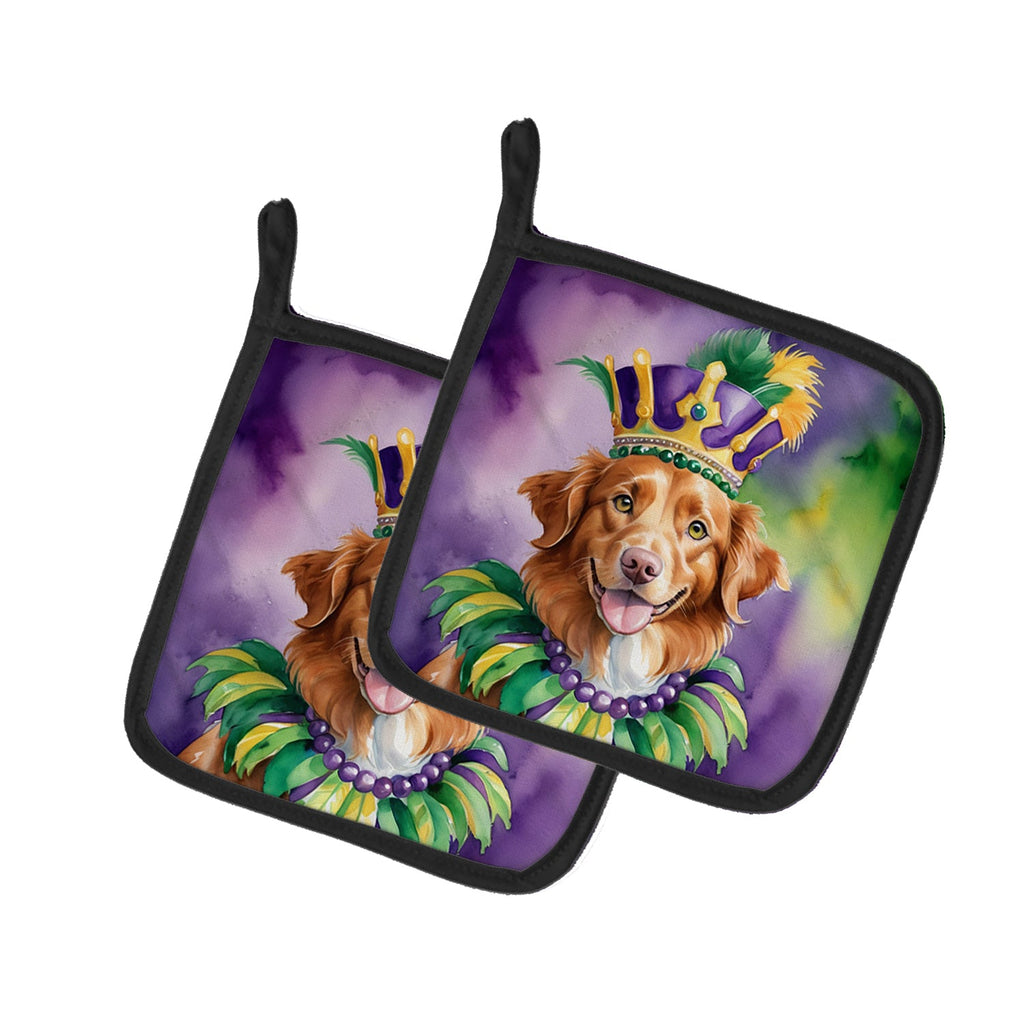 Nova Scotia Duck Tolling Retriever King of Mardi Gras Pot Holder Set of 2 Heat Resistant Quilted Hot Pads 7.5 x 7.5 Inch, Insulated Kitchen Trivets for Cooking & Baking