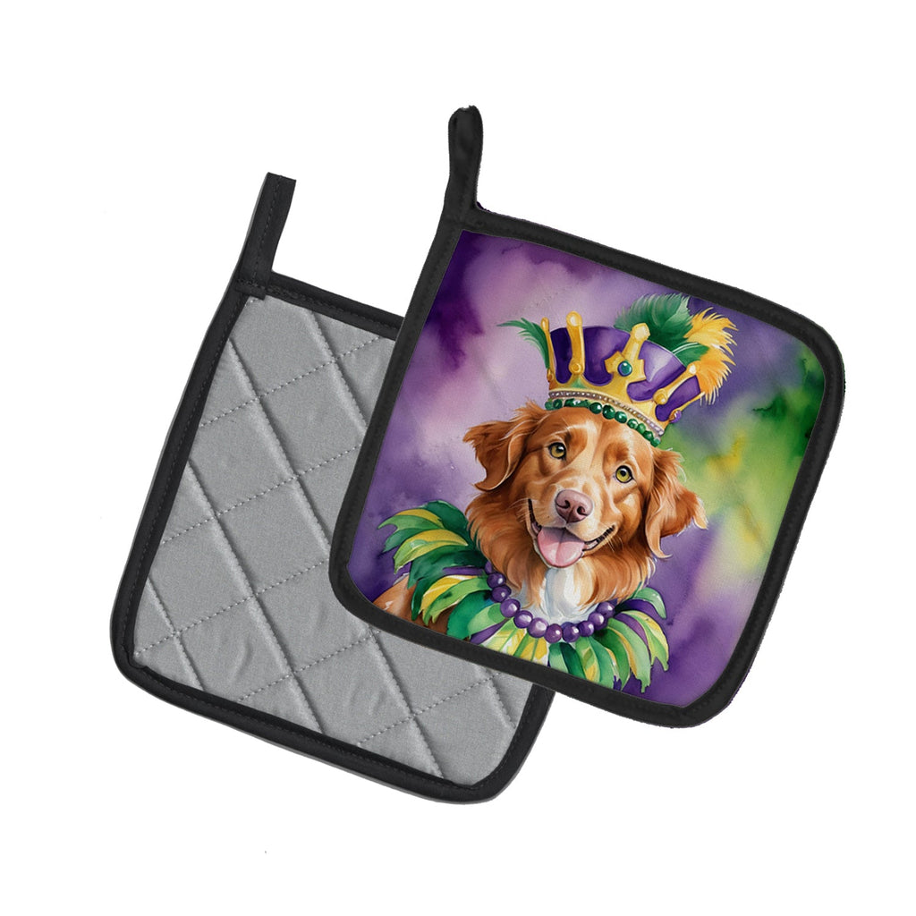 Nova Scotia Duck Tolling Retriever King of Mardi Gras Pot Holder Set of 2 Heat Resistant Quilted Hot Pads 7.5 x 7.5 Inch, Insulated Kitchen Trivets for Cooking & Baking