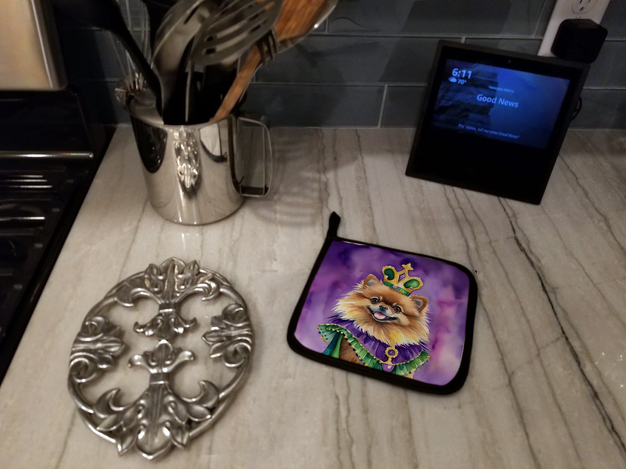 Pomeranian King of Mardi Gras Pot Holder Set of 2 Heat Resistant Quilted Hot Pads 7.5 x 7.5 Inch, Insulated Kitchen Trivets for Cooking & Baking
