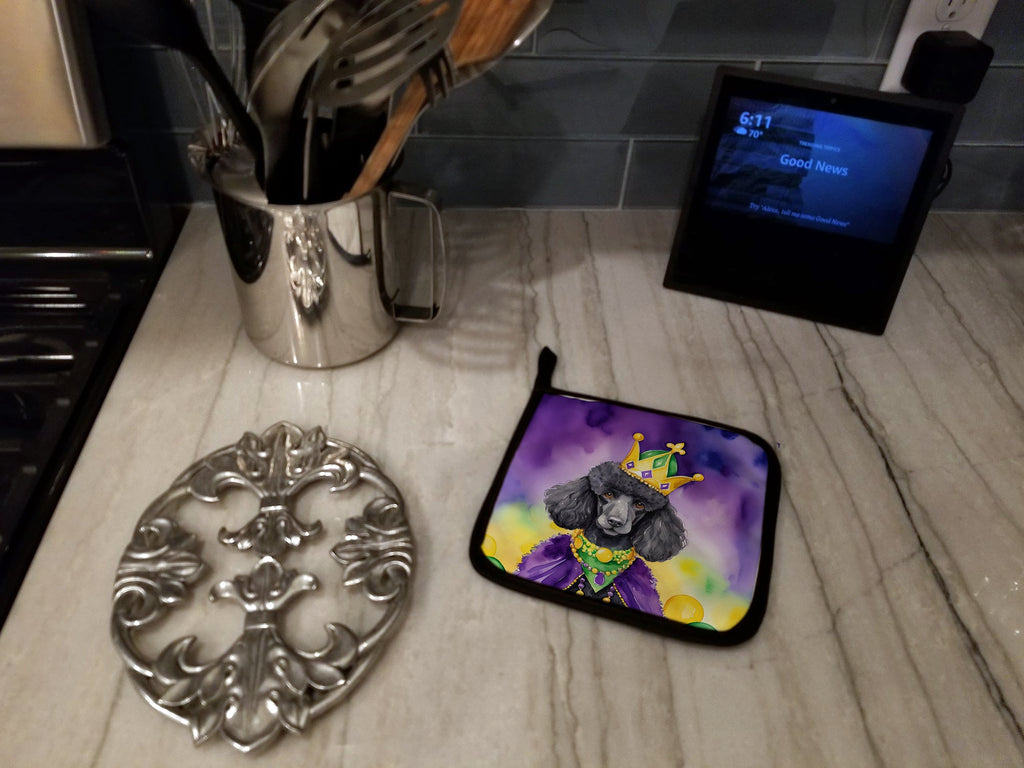 Black Poodle King of Mardi Gras Pot Holder Set of 2 Heat Resistant Quilted Hot Pads 7.5 x 7.5 Inch, Insulated Kitchen Trivets for Cooking & Baking