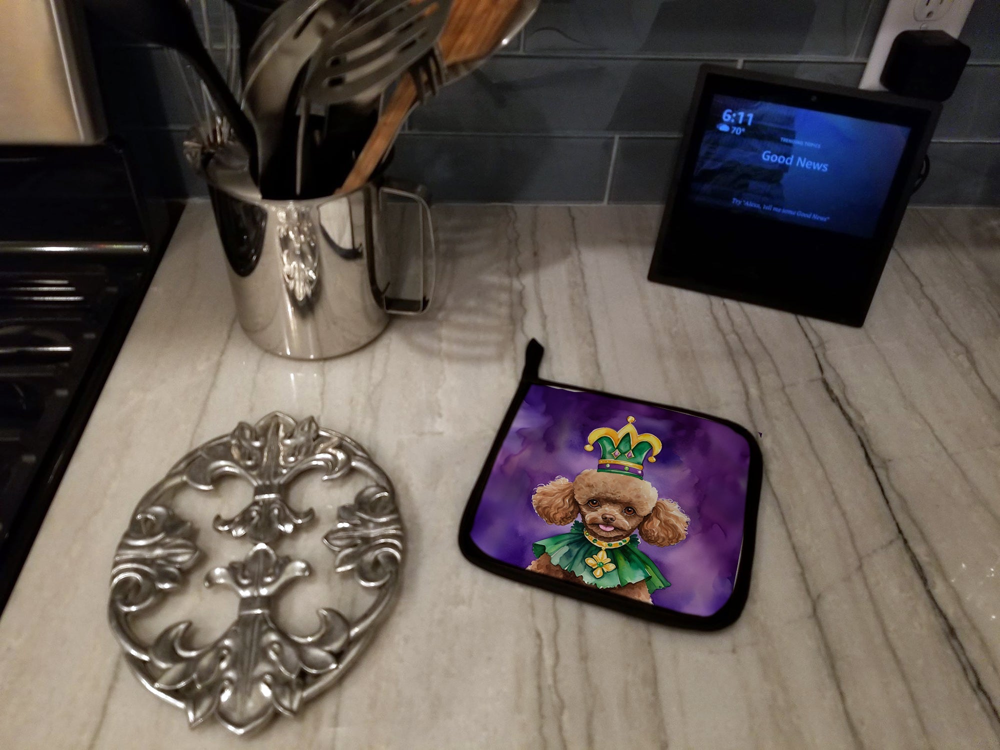 Poodle King of Mardi Gras Pot Holder Set of 2 Heat Resistant Quilted Hot Pads 7.5 x 7.5 Inch, Insulated Kitchen Trivets for Cooking & Baking