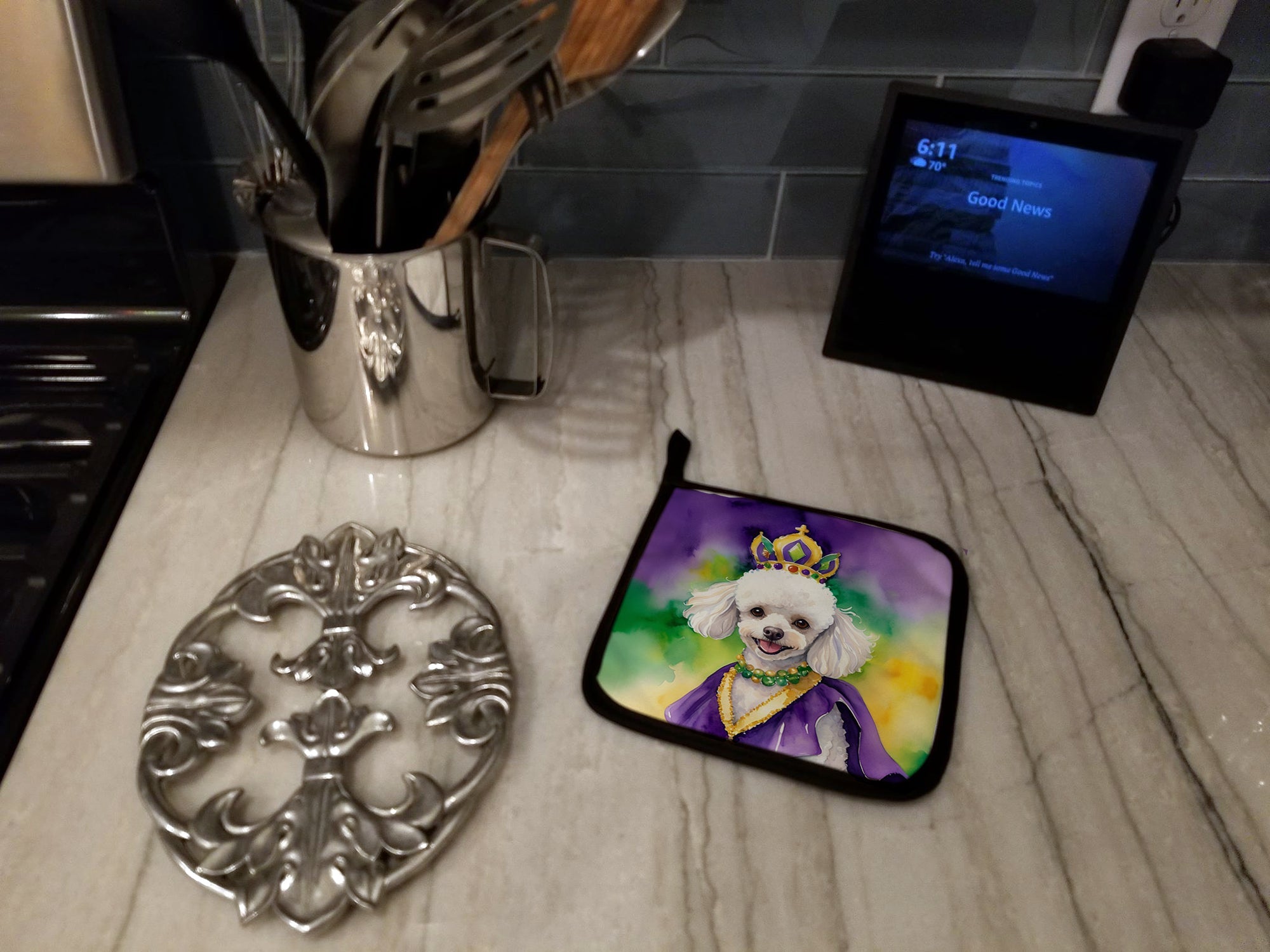 White Poodle King of Mardi Gras Pot Holder Set of 2 Heat Resistant Quilted Hot Pads 7.5 x 7.5 Inch, Insulated Kitchen Trivets for Cooking & Baking