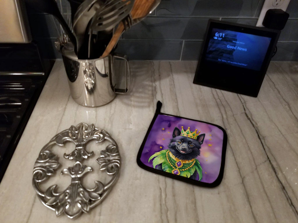 Schipperke King of Mardi Gras Pot Holder Set of 2 Heat Resistant Quilted Hot Pads 7.5 x 7.5 Inch, Insulated Kitchen Trivets for Cooking & Baking