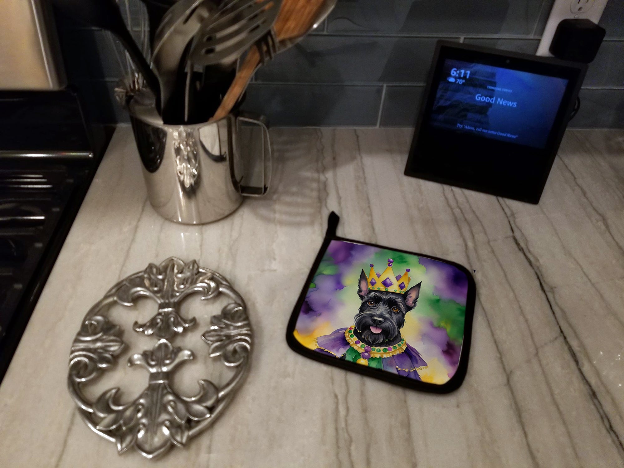 Scottish Terrier King of Mardi Gras Pot Holder Set of 2 Heat Resistant Quilted Hot Pads 7.5 x 7.5 Inch, Insulated Kitchen Trivets for Cooking & Baking