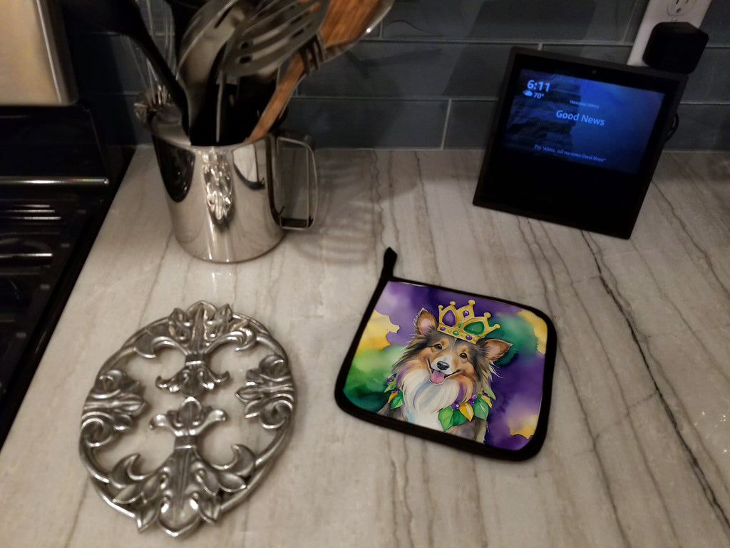 Sheltie King of Mardi Gras Pot Holder Set of 2 Heat Resistant Quilted Hot Pads 7.5 x 7.5 Inch, Insulated Kitchen Trivets for Cooking & Baking