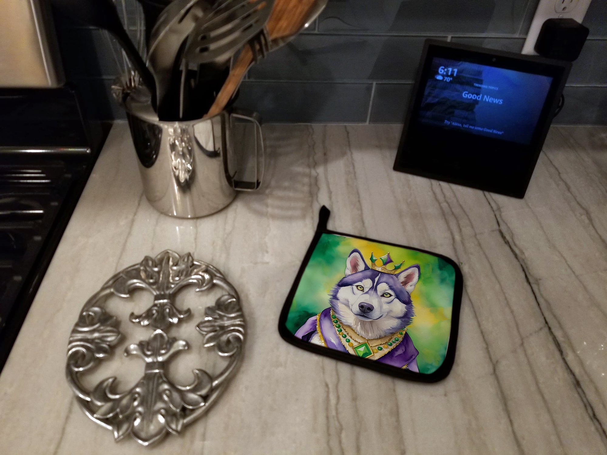 Siberian Husky King of Mardi Gras Pot Holder Set of 2 Heat Resistant Quilted Hot Pads 7.5 x 7.5 Inch, Insulated Kitchen Trivets for Cooking & Baking