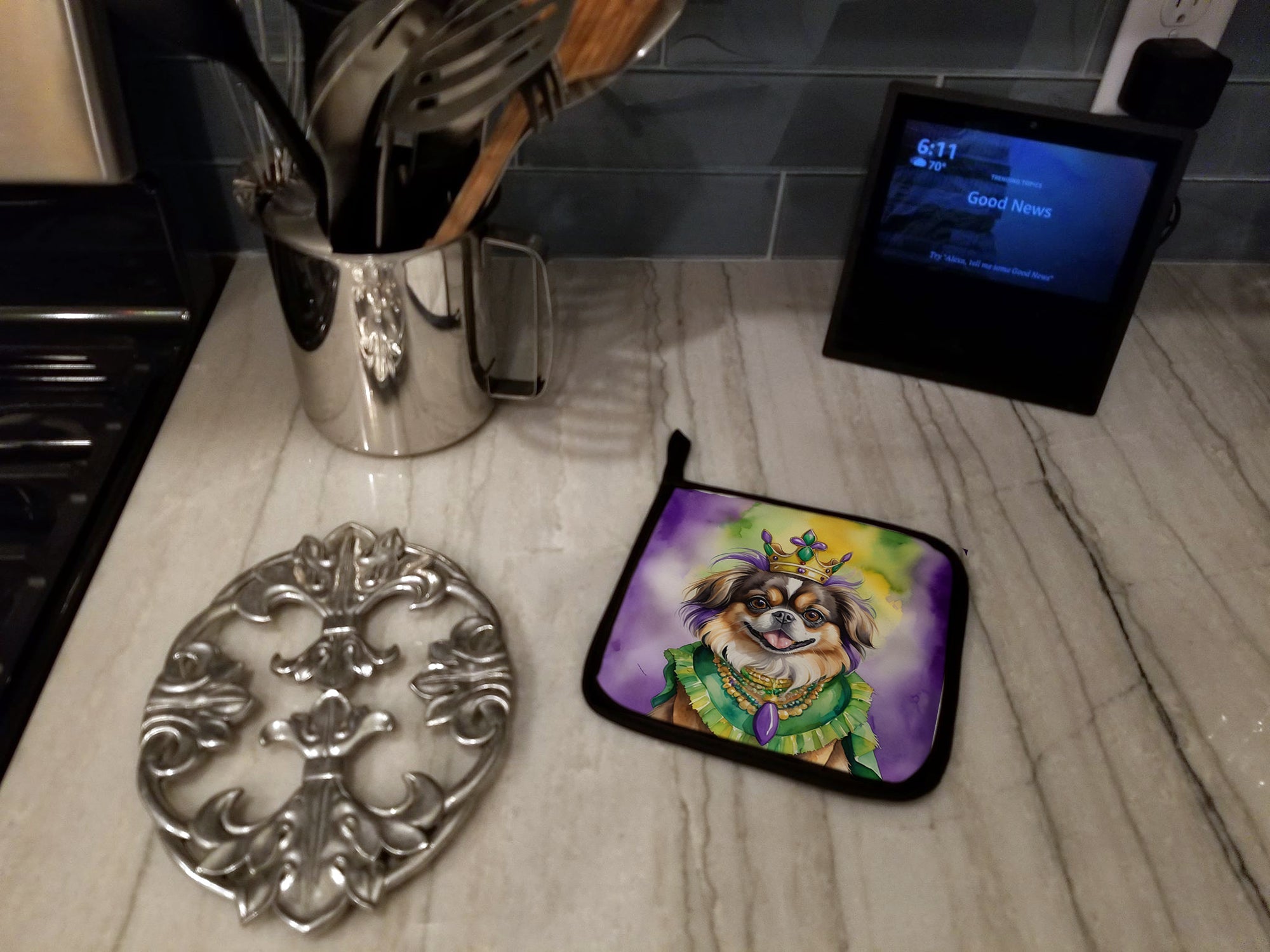Tibetan Spaniel King of Mardi Gras Pot Holder Set of 2 Heat Resistant Quilted Hot Pads 7.5 x 7.5 Inch, Insulated Kitchen Trivets for Cooking & Baking