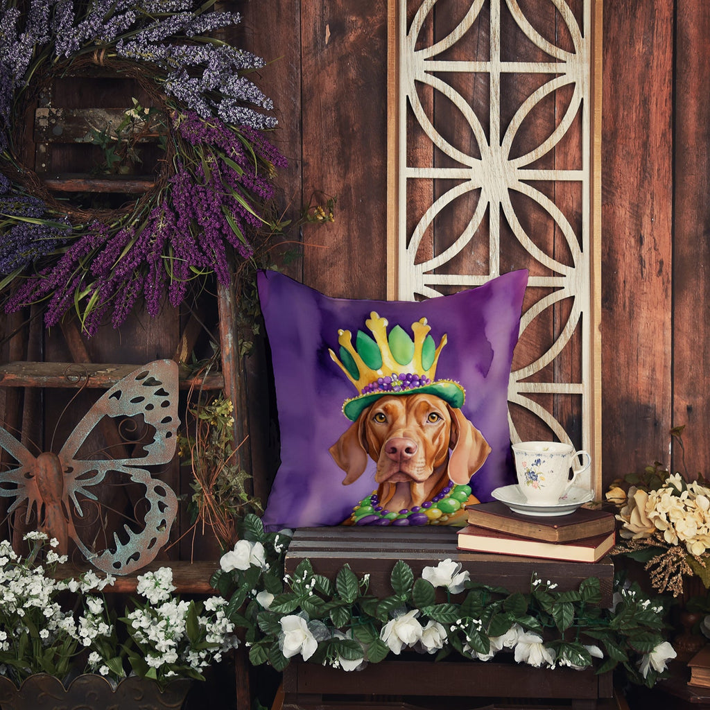 Vizsla King of Mardi Gras Decorative Throw Pillow 18x18 Indoor Outdoor Accent Cushion, Fabric Cover with Insert for Sofa, Bed, Porch & Living Room
