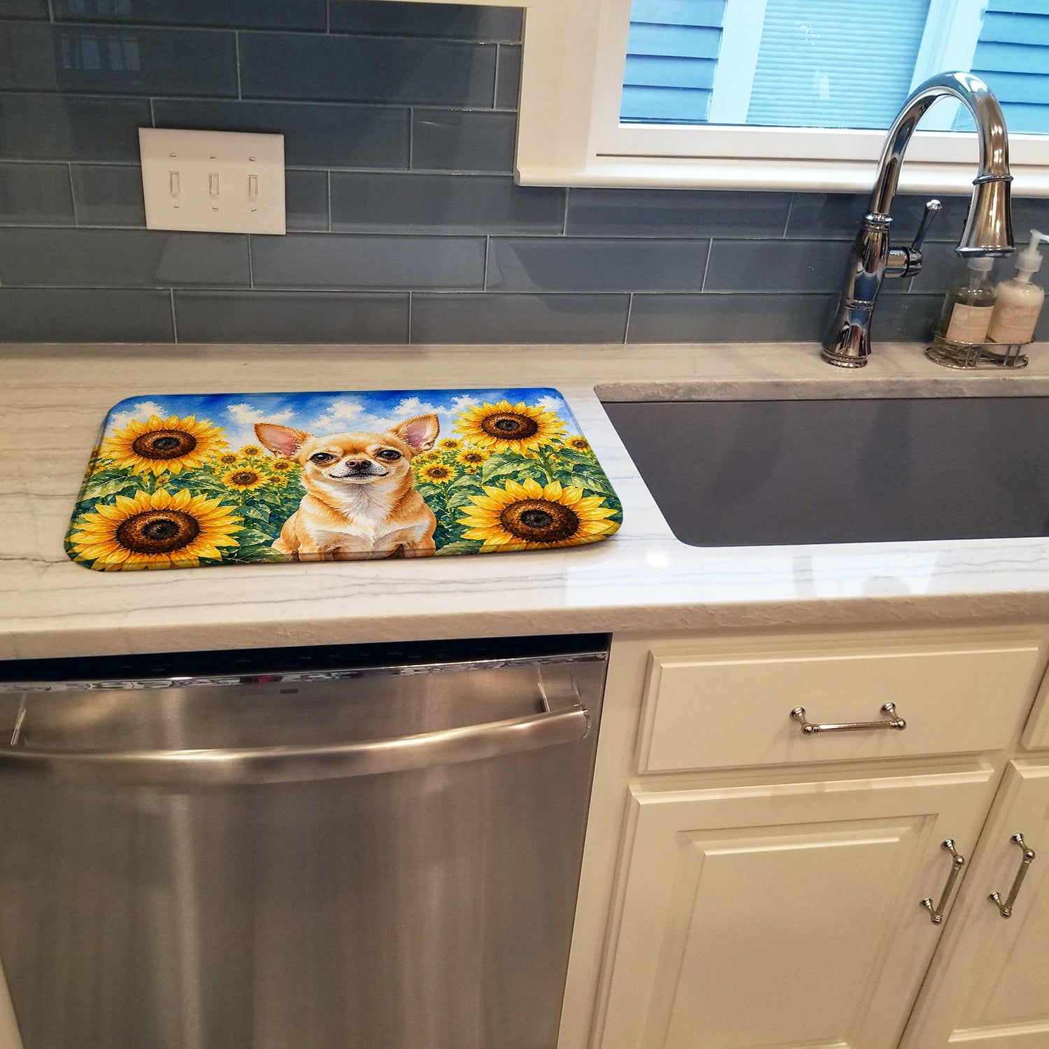 Chihuahua in Sunflowers Dish Drying Mat Absorbent Dish Drying Mat Pad for Kitchen Counter Dish Drainer Mat for Countertop, 14 x 21", Multicolor