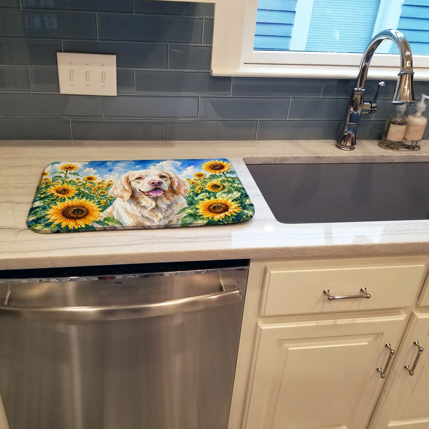 Clumber Spaniel in Sunflowers Dish Drying Mat Absorbent Dish Drying Mat Pad for Kitchen Counter Dish Drainer Mat for Countertop, 14 x 21", Multicolor