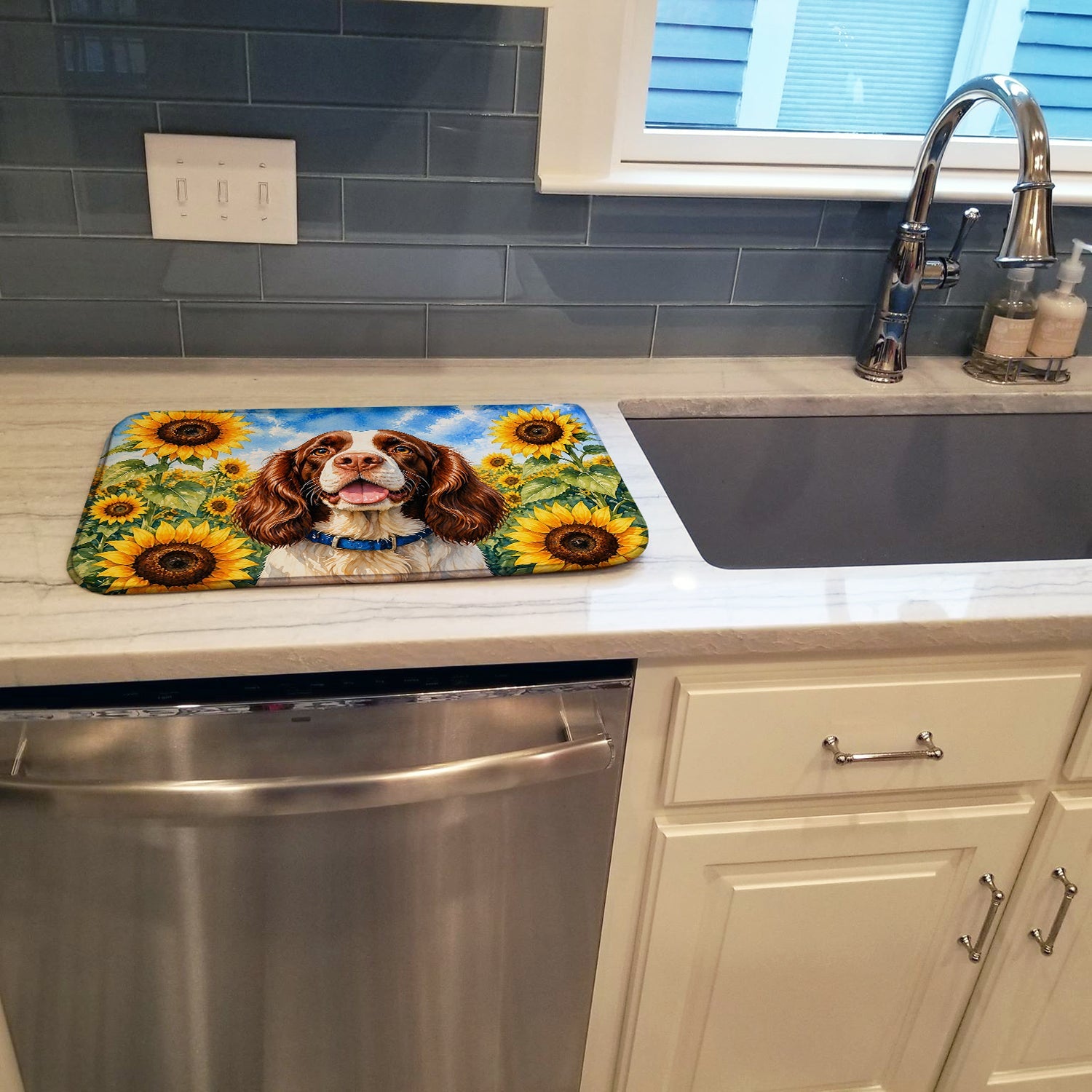 English Springer Spaniel in Sunflowers Dish Drying Mat Absorbent Dish Drying Mat Pad for Kitchen Counter Dish Drainer Mat for Countertop, 14 x 21", Multicolor