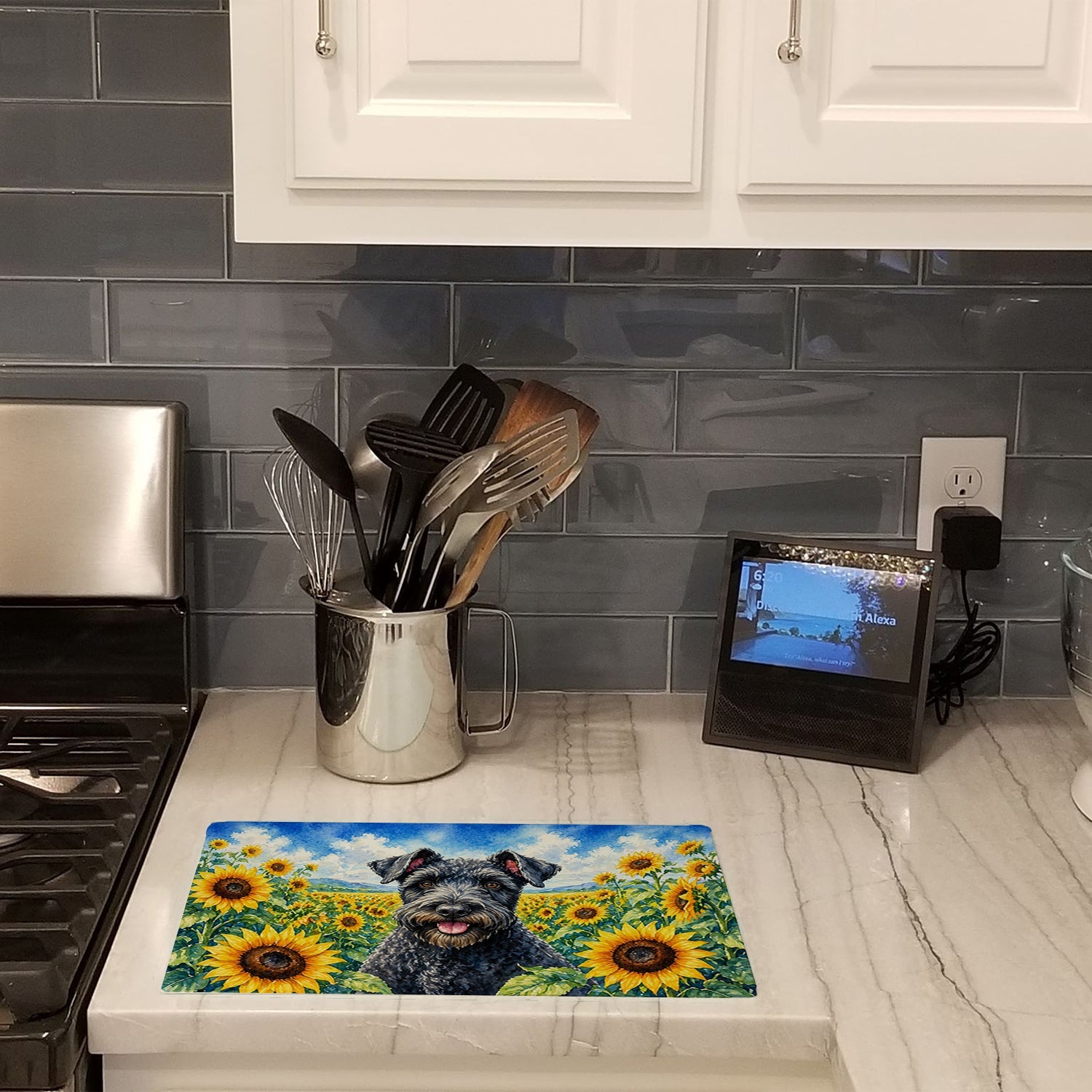 Kerry Blue Terrier in Sunflowers Cutting Board Tempered Glass Kitchen Cutting Surface, Heat Resistant Chopping Board with Non-Slip Feet, Decorative Food Prep & Serving