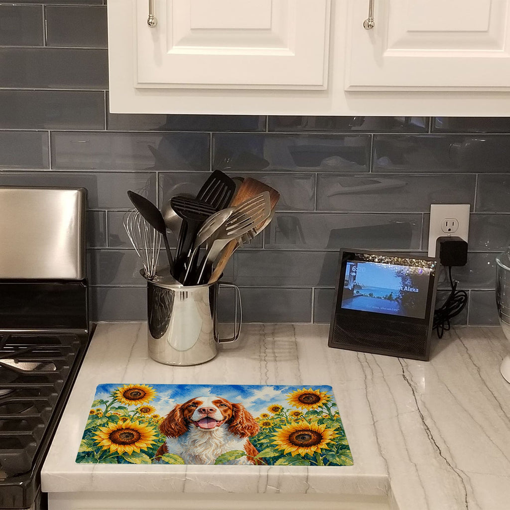 Welsh Springer Spaniel in Sunflowers Cutting Board Tempered Glass Kitchen Cutting Surface, Heat Resistant Chopping Board with Non-Slip Feet, Decorative Food Prep & Serving