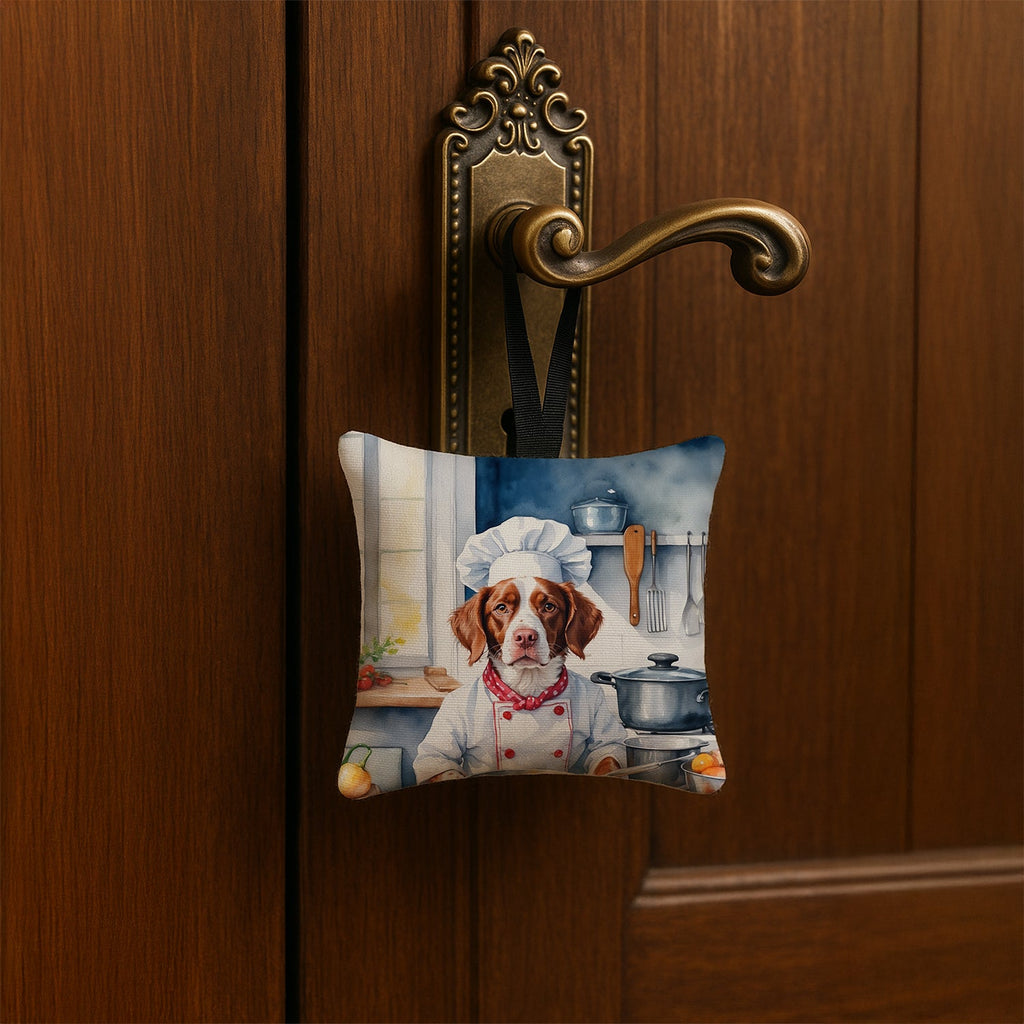 Brittany Spaniel The Chef Hanging Square Fabric Ornament 3.5 × 3.5 Decorative Door-Knob & Tree Hanger, Soft Fabric