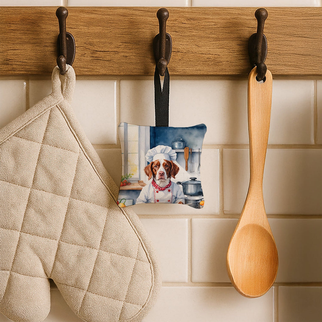 Brittany Spaniel The Chef Hanging Square Fabric Ornament 3.5 × 3.5 Decorative Door-Knob & Tree Hanger, Soft Fabric