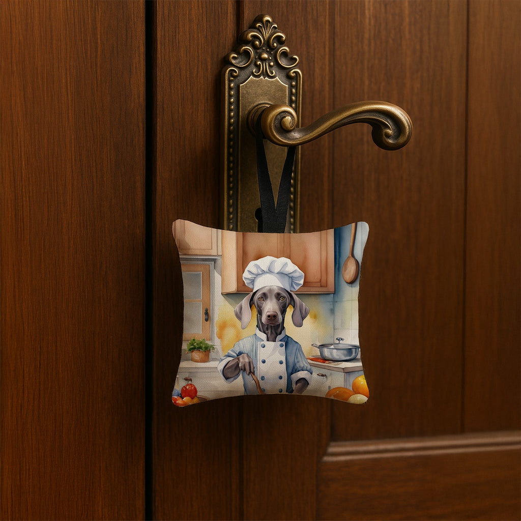 Weimaraner The Chef Hanging Square Fabric Ornament 3.5 × 3.5 Decorative Door-Knob & Tree Hanger, Soft Fabric