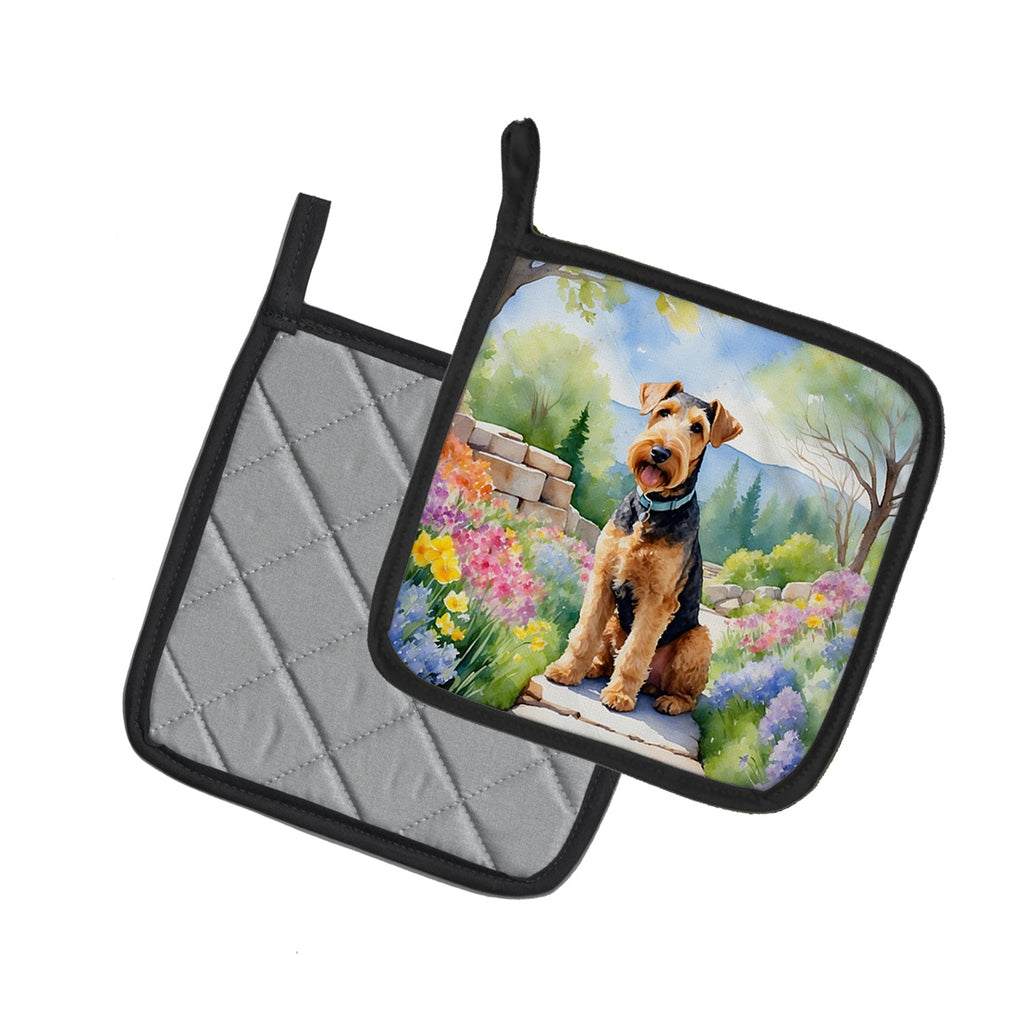 Airedale Terrier Spring Garden Pot Holder Set of 2 Heat Resistant Quilted Hot Pads 7.5 x 7.5 Inch, Insulated Kitchen Trivets for Cooking & Baking