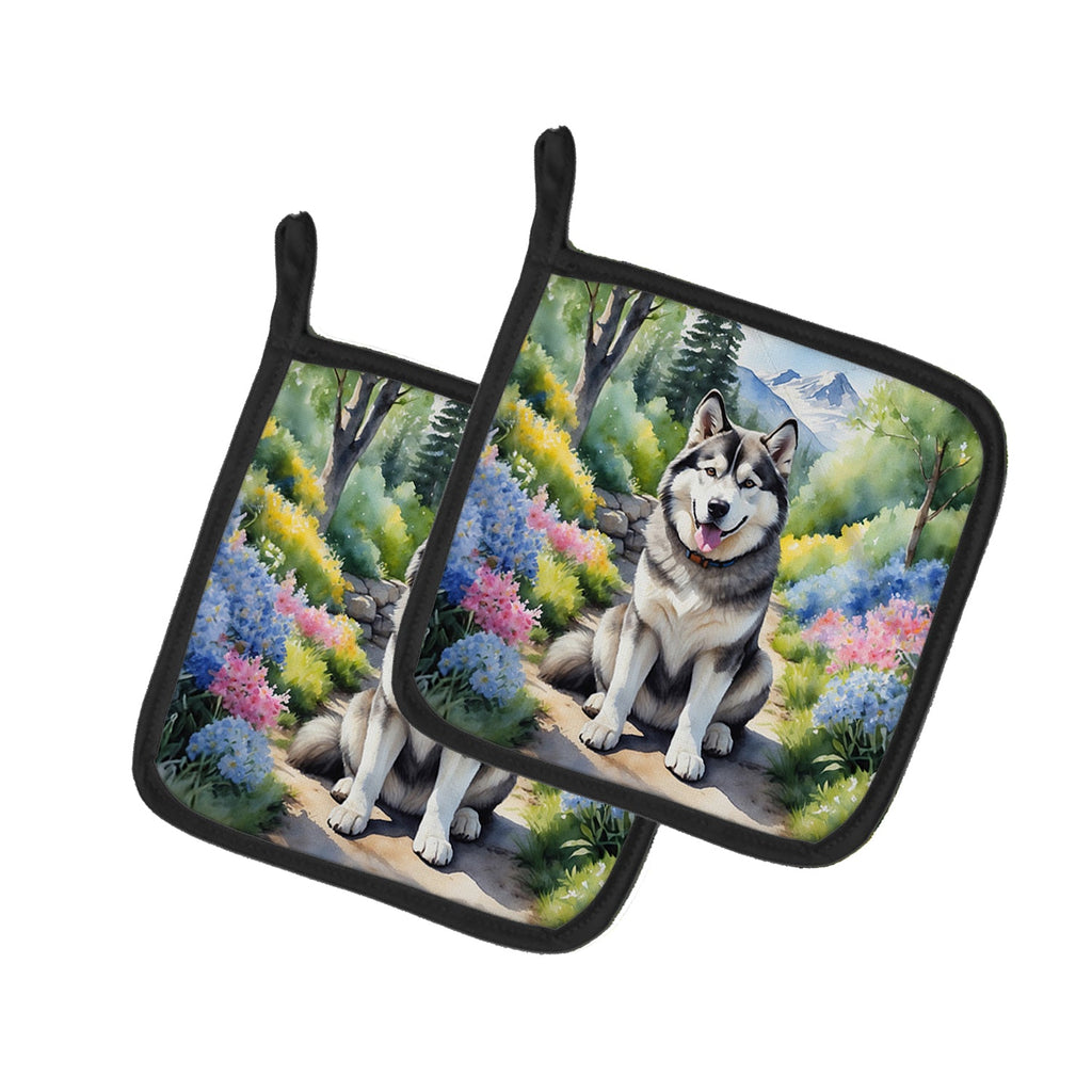 Alaskan Malamute Spring Garden Pot Holder Set of 2 Heat Resistant Quilted Hot Pads 7.5 x 7.5 Inch, Insulated Kitchen Trivets for Cooking & Baking
