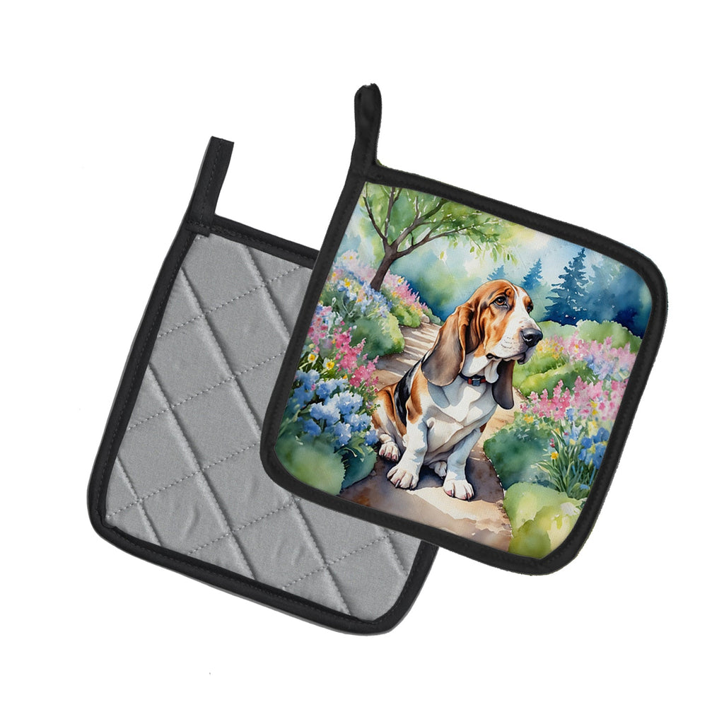 Basset Hound Spring Garden Pot Holder Set of 2 Heat Resistant Quilted Hot Pads 7.5 x 7.5 Inch, Insulated Kitchen Trivets for Cooking & Baking