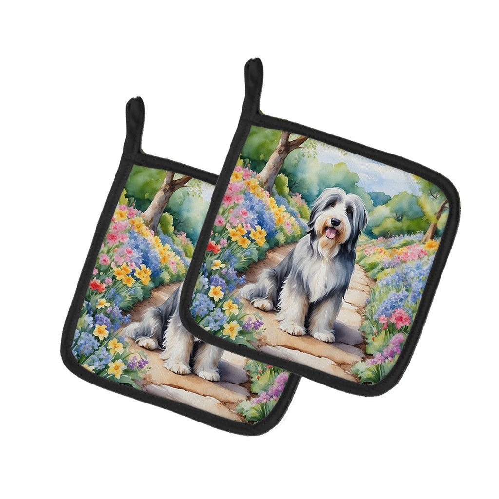 Bearded Collie Spring Garden Pot Holder Set of 2 Heat Resistant Quilted Hot Pads 7.5 x 7.5 Inch, Insulated Kitchen Trivets for Cooking & Baking