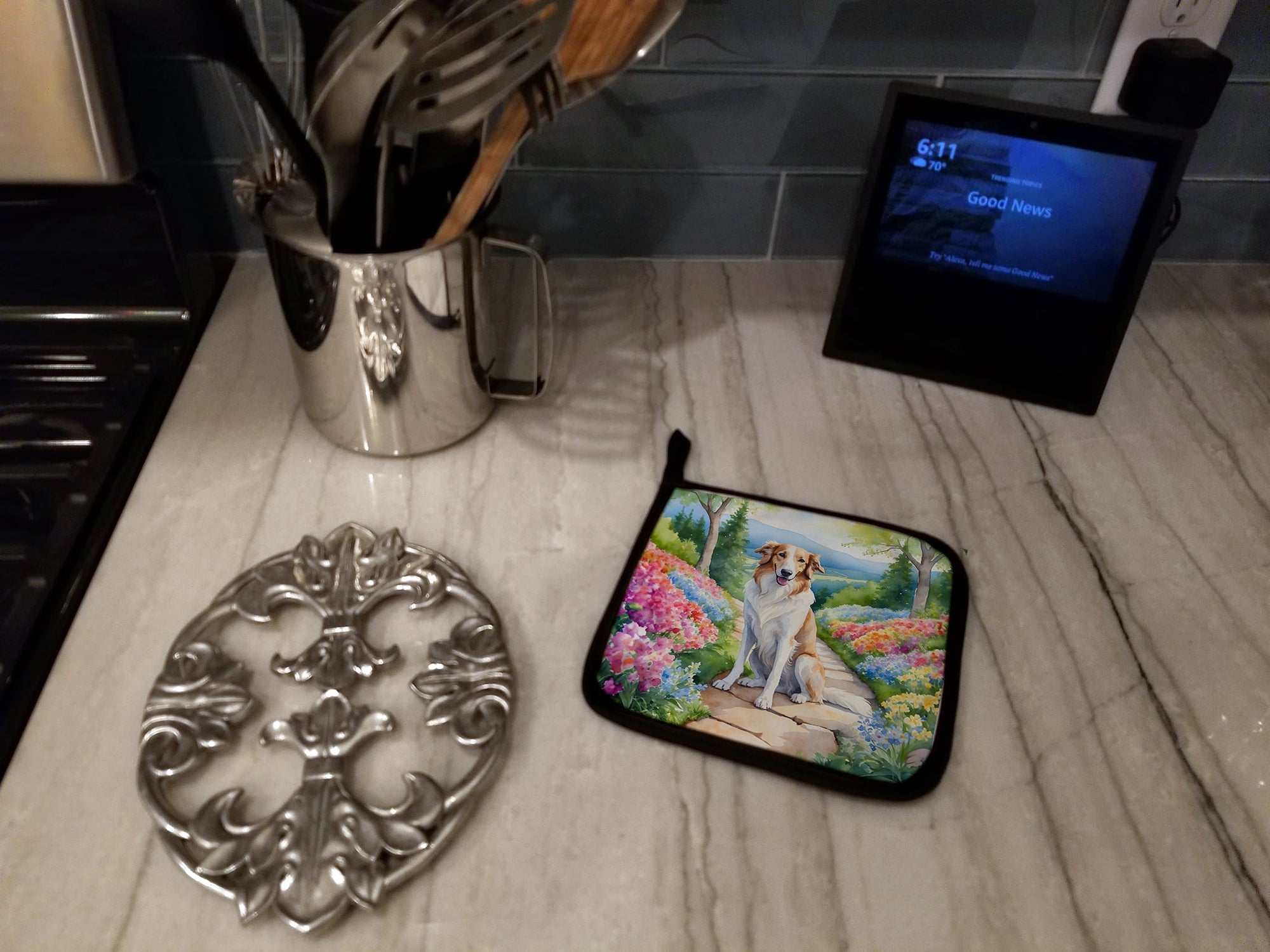 Borzoi Spring Path Pot Holder Set of 2 Heat Resistant Quilted Hot Pads 7.5 x 7.5 Inch, Insulated Kitchen Trivets for Cooking & Baking