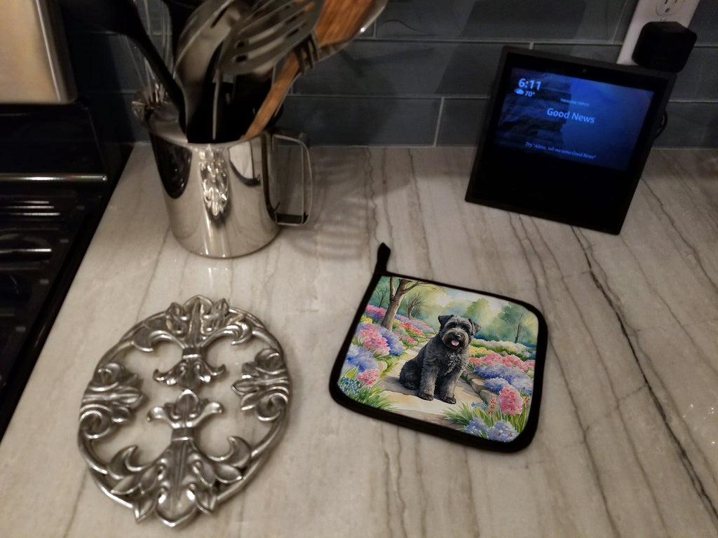 Bouvier des Flandres Spring Path Pot Holder Set of 2 Heat Resistant Quilted Hot Pads 7.5 x 7.5 Inch, Insulated Kitchen Trivets for Cooking & Baking