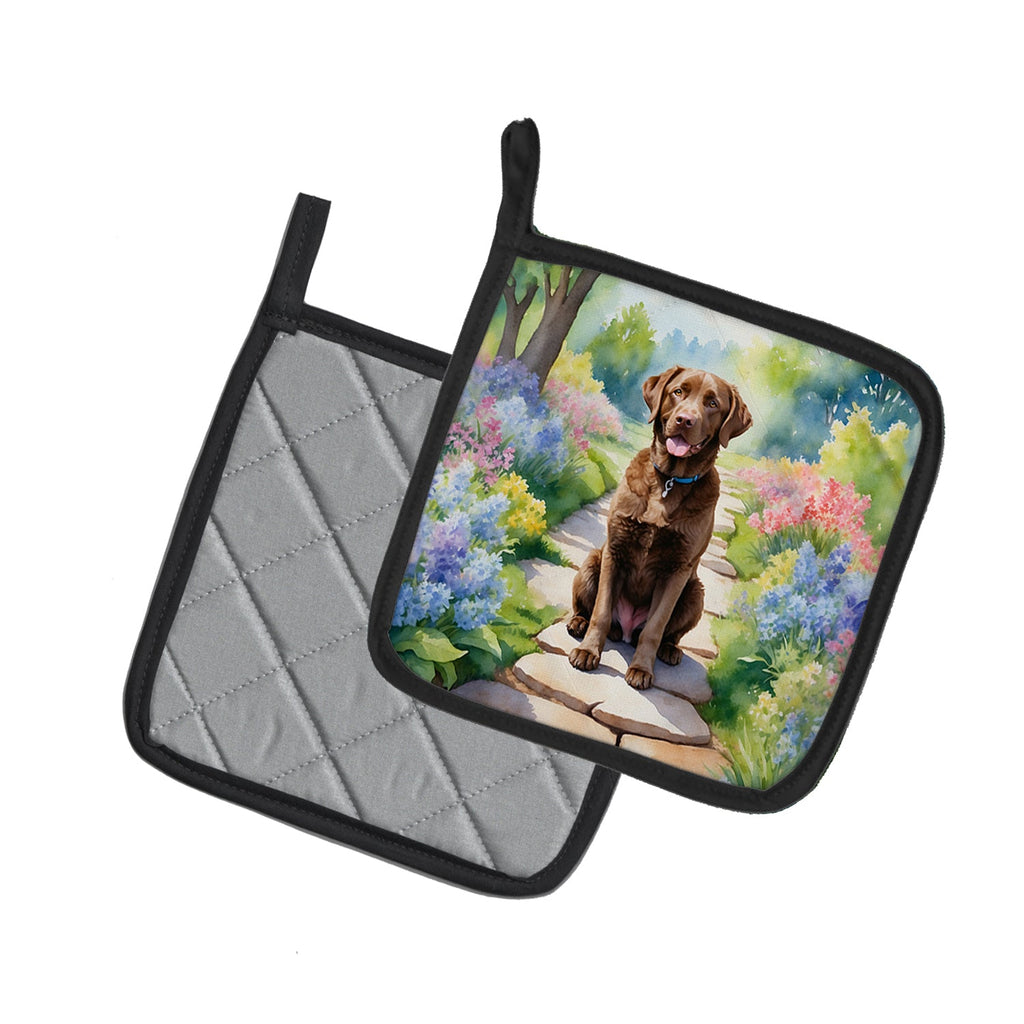 Chesapeake Bay Retriever Spring Path Pot Holder Set of 2 Heat Resistant Quilted Hot Pads 7.5 x 7.5 Inch, Insulated Kitchen Trivets for Cooking & Baking