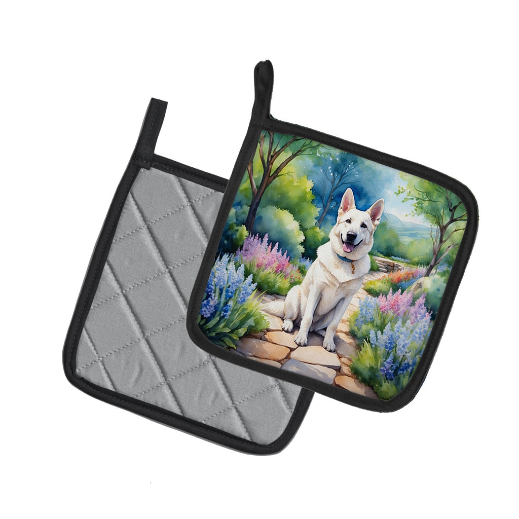 German Shepherd Spring Path Pot Holder Set of 2 Heat Resistant Quilted Hot Pads 7.5 x 7.5 Inch, Insulated Kitchen Trivets for Cooking & Baking