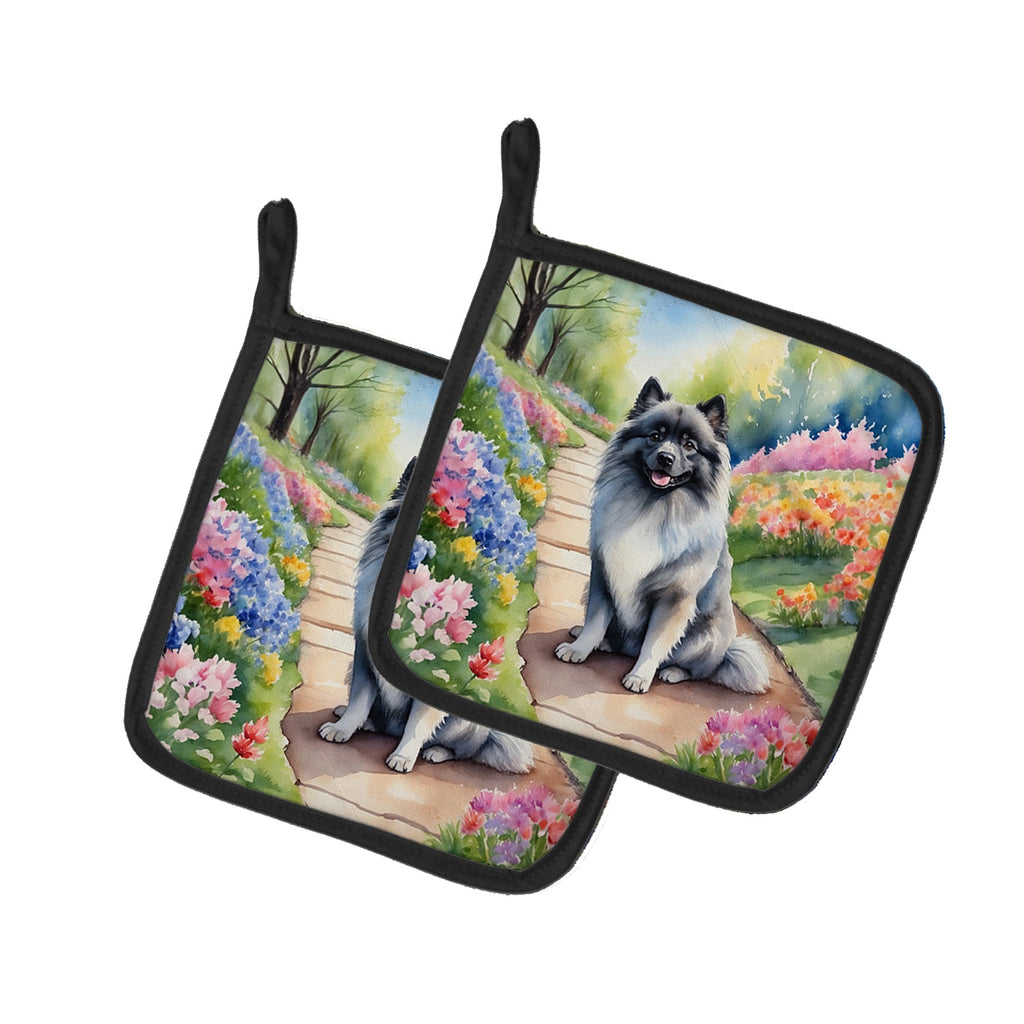 Keeshond Spring Path Pot Holder Set of 2 Heat Resistant Quilted Hot Pads 7.5 x 7.5 Inch, Insulated Kitchen Trivets for Cooking & Baking