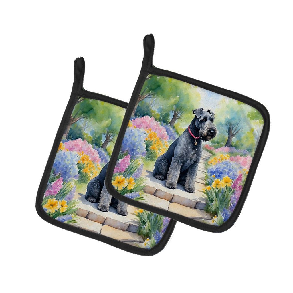 Kerry Blue Terrier Spring Path Pot Holder Set of 2 Heat Resistant Quilted Hot Pads 7.5 x 7.5 Inch, Insulated Kitchen Trivets for Cooking & Baking