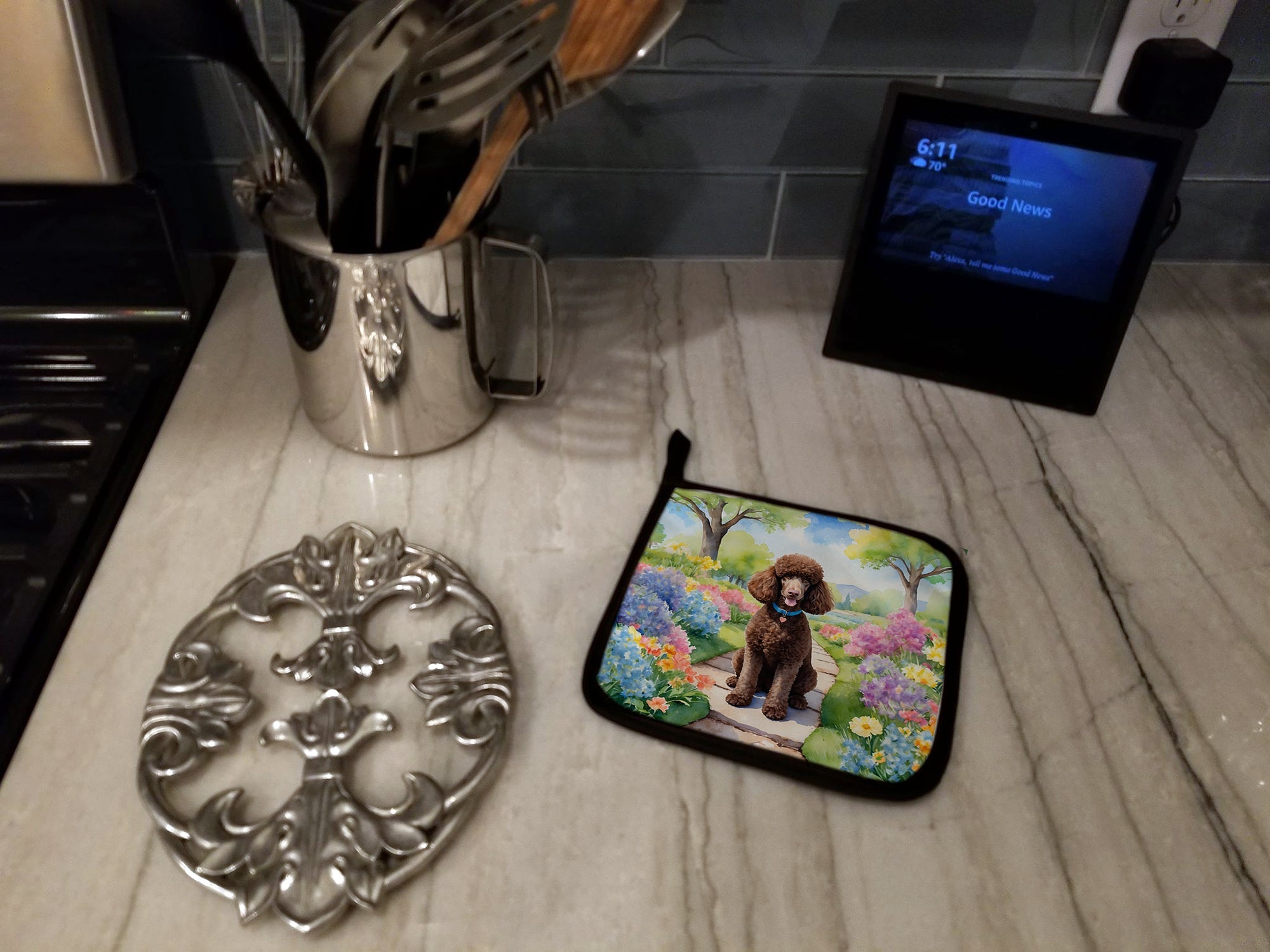 Chocolate Poodle Spring Path Pot Holder Set of 2 Heat Resistant Quilted Hot Pads 7.5 x 7.5 Inch, Insulated Kitchen Trivets for Cooking & Baking