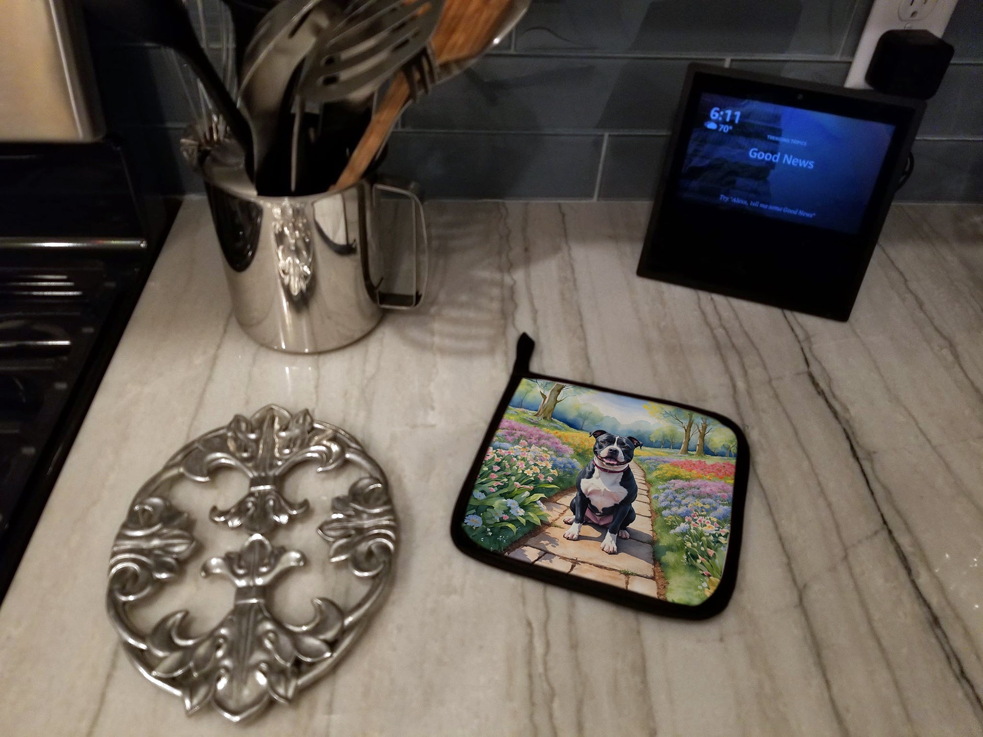 Staffordshire Bull Terrier Spring Path Pot Holder Set of 2 Heat Resistant Quilted Hot Pads 7.5 x 7.5 Inch, Insulated Kitchen Trivets for Cooking & Baking