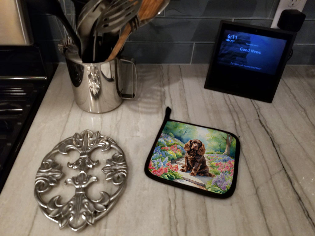 Sussex Spaniel Spring Path Pot Holder Set of 2 Heat Resistant Quilted Hot Pads 7.5 x 7.5 Inch, Insulated Kitchen Trivets for Cooking & Baking