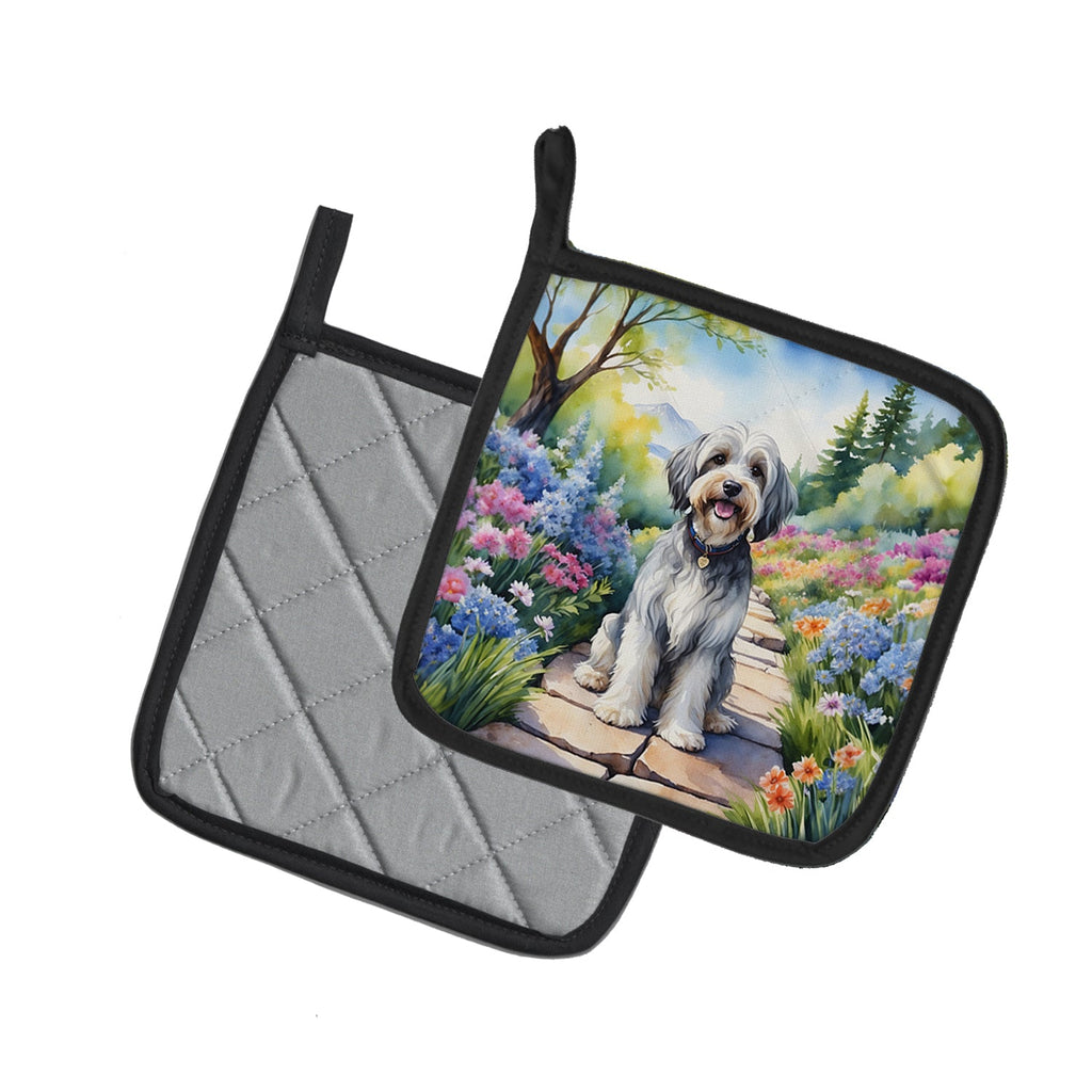 Tibetan Terrier Spring Path Pot Holder Set of 2 Heat Resistant Quilted Hot Pads 7.5 x 7.5 Inch, Insulated Kitchen Trivets for Cooking & Baking