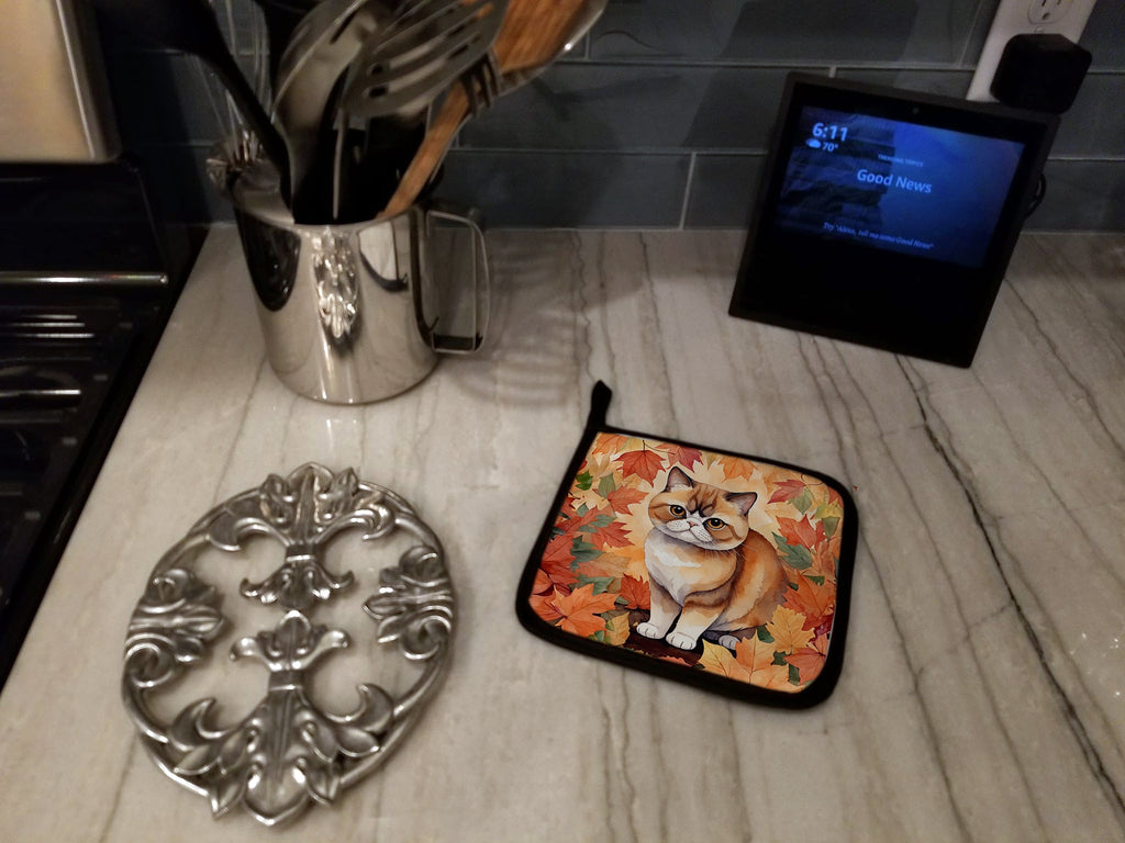 Exotic Shorthair Cat in Fall Leaves Pot Holder Set of 2 Heat Resistant Quilted Hot Pads 7.5 x 7.5 Inch, Insulated Kitchen Trivets for Cooking & Baking