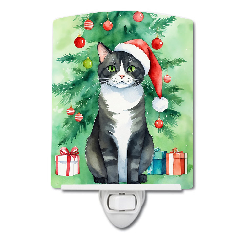 American Polydactyl Cat By the Christmas Tree Ceramic Night Light Compact, UL-Certified, Ideal for Bedroom, Bathroom, Nursery, Hallway, Kitchen, 6x4x3, Multicolor
