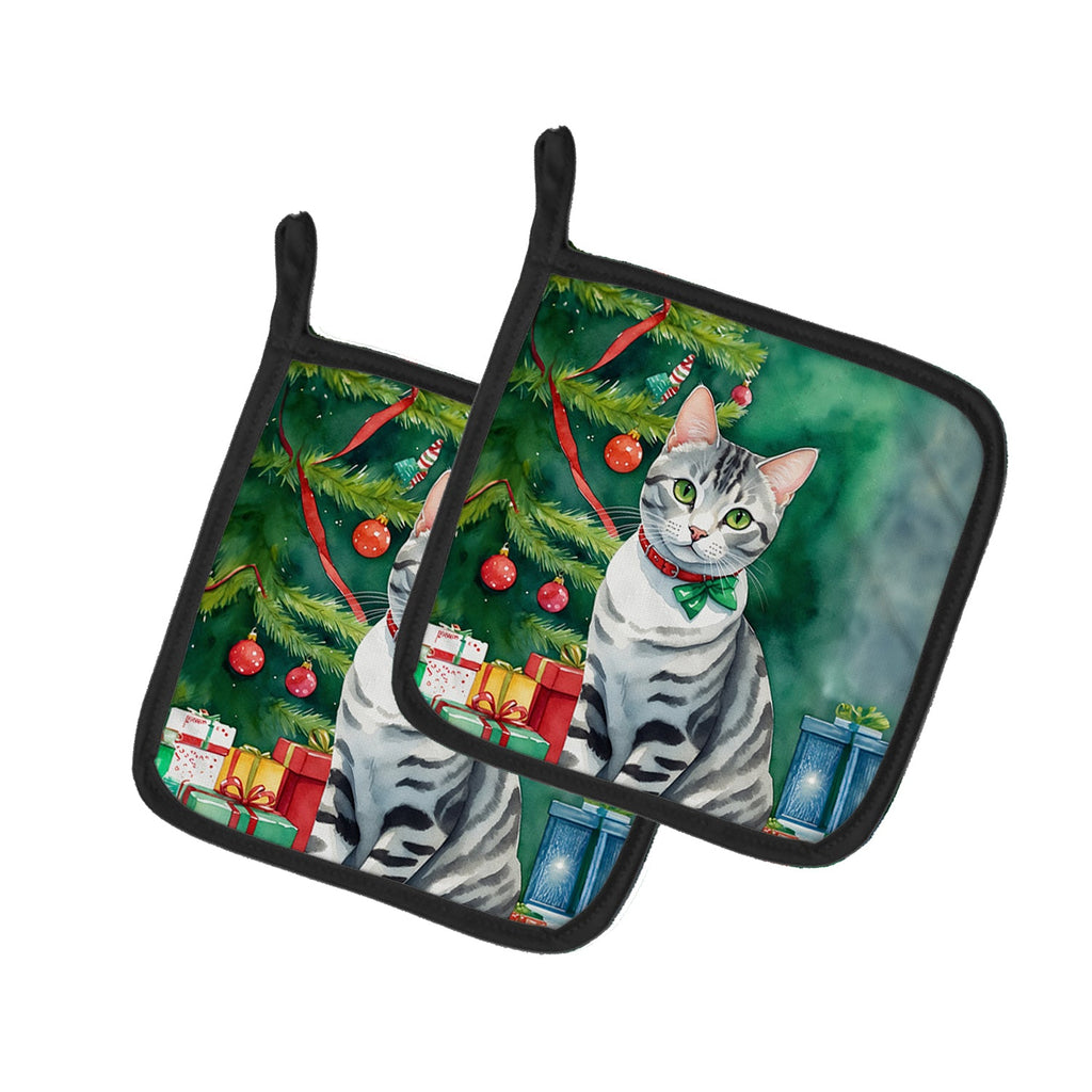 American Shorthair Cat By the Christmas Tree Pot Holder Set of 2 Heat Resistant Quilted Hot Pads 7.5 x 7.5 Inch, Insulated Kitchen Trivets for Cooking & Baking