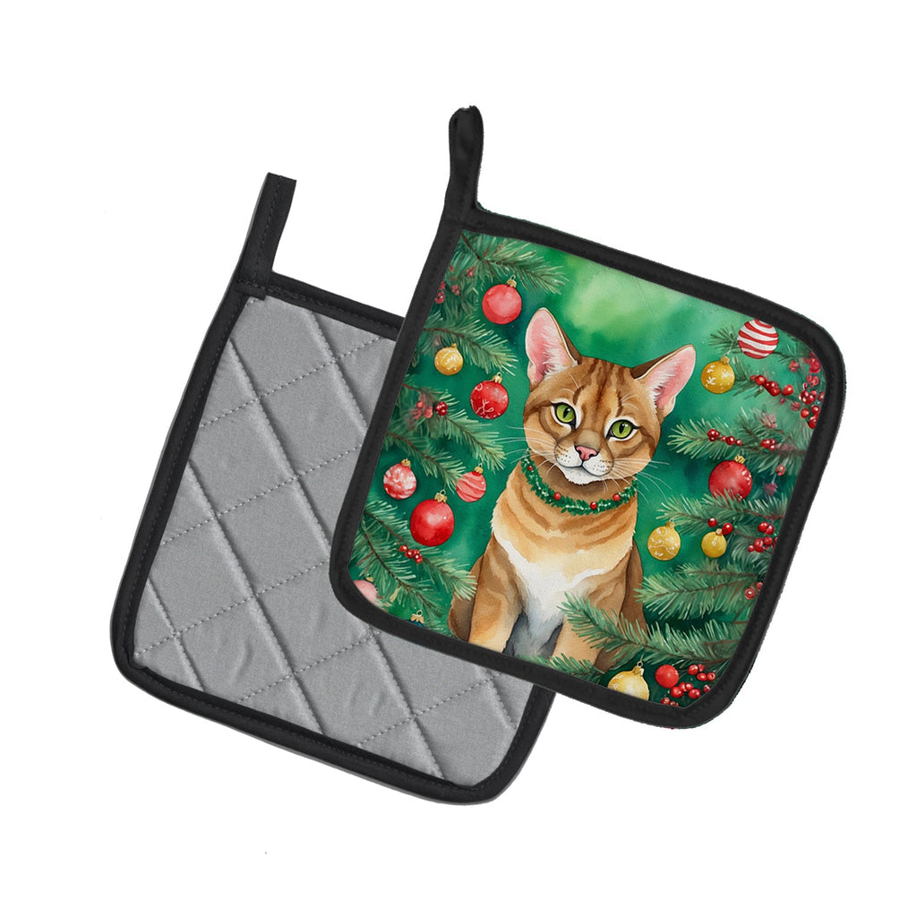 Chausie Cat By the Christmas Tree Pot Holder Set of 2 Heat Resistant Quilted Hot Pads 7.5 x 7.5 Inch, Insulated Kitchen Trivets for Cooking & Baking