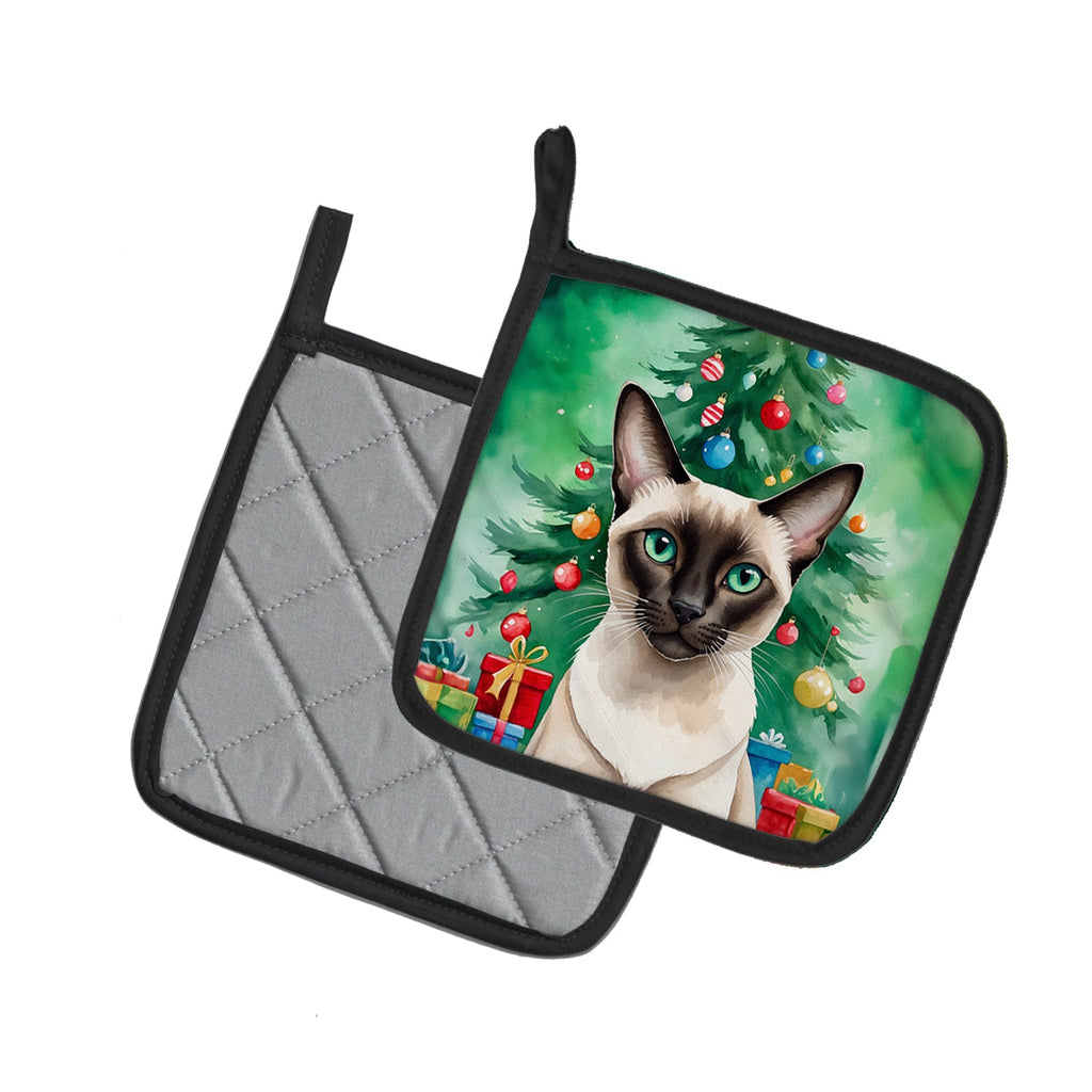 Colorpoint Shorthair Cat By the Christmas Tree Pot Holder Set of 2 Heat Resistant Quilted Hot Pads 7.5 x 7.5 Inch, Insulated Kitchen Trivets for Cooking & Baking