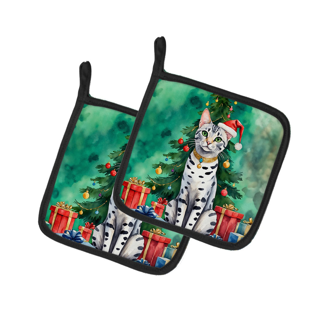 Egyptian Mau Cat By the Christmas Tree Pot Holder Set of 2 Heat Resistant Quilted Hot Pads 7.5 x 7.5 Inch, Insulated Kitchen Trivets for Cooking & Baking