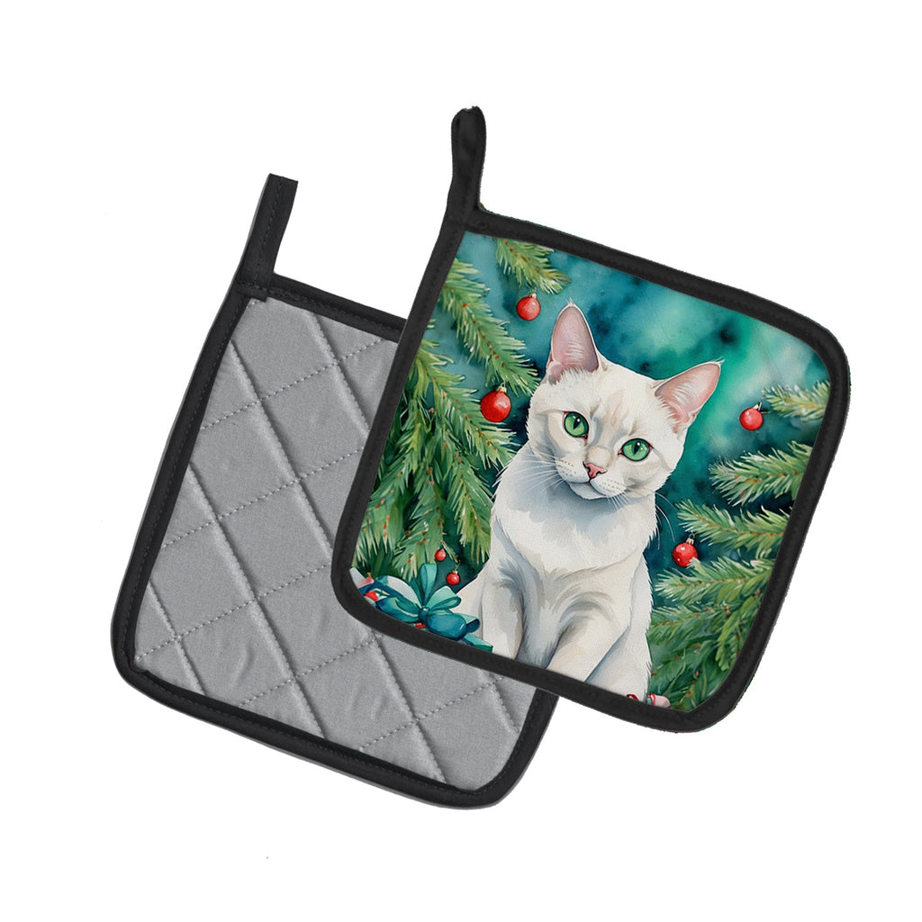 Foreign White Cat By the Christmas Tree Pot Holder Set of 2 Heat Resistant Quilted Hot Pads 7.5 x 7.5 Inch, Insulated Kitchen Trivets for Cooking & Baking