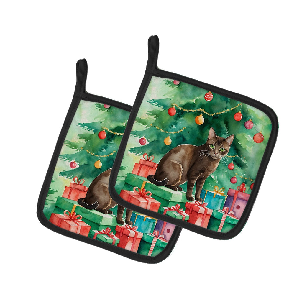 Havana Brown Cat By the Christmas Tree Pot Holder Set of 2 Heat Resistant Quilted Hot Pads 7.5 x 7.5 Inch, Insulated Kitchen Trivets for Cooking & Baking