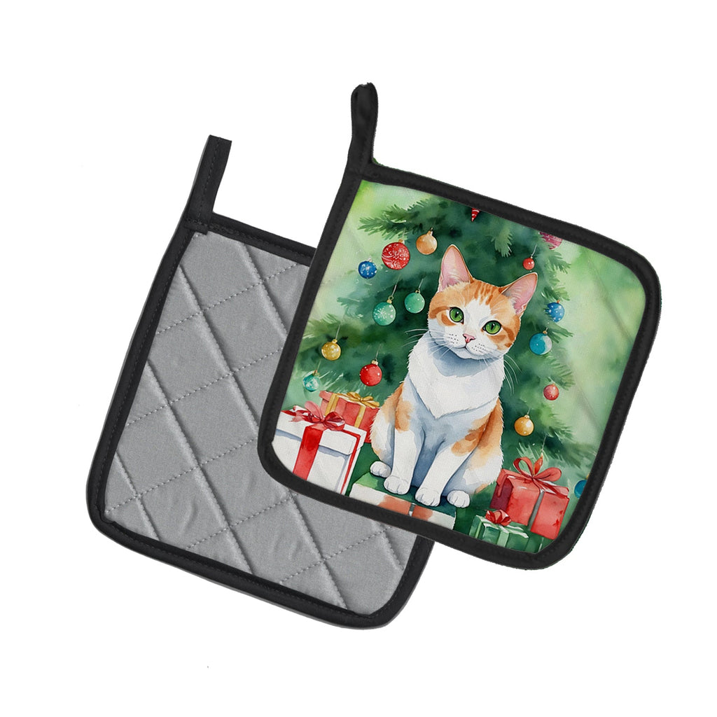 Japanese Bobtail Cat By the Christmas Tree Pot Holder Set of 2 Heat Resistant Quilted Hot Pads 7.5 x 7.5 Inch, Insulated Kitchen Trivets for Cooking & Baking