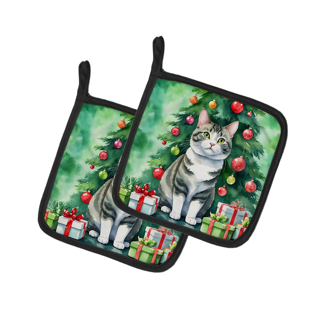 Korean Bobtail Cat By the Christmas Tree Pot Holder Set of 2 Heat Resistant Quilted Hot Pads 7.5 x 7.5 Inch, Insulated Kitchen Trivets for Cooking & Baking