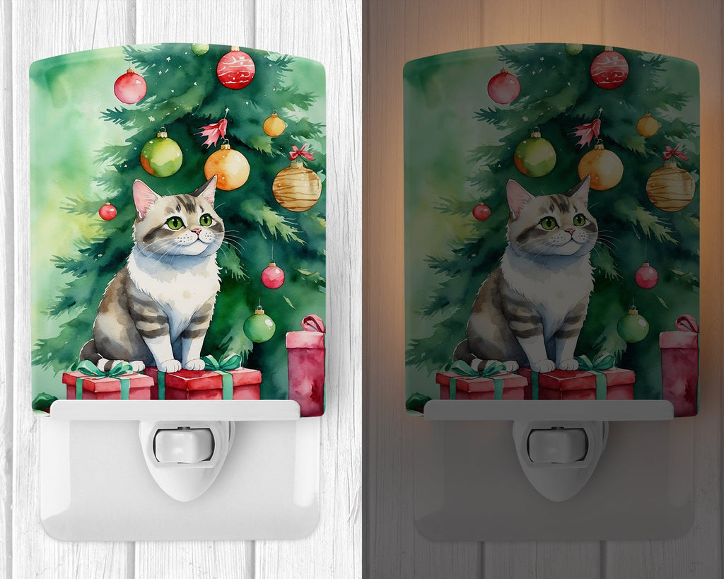 Li Hua Cat By the Christmas Tree Ceramic Night Light Compact, UL-Certified, Ideal for Bedroom, Bathroom, Nursery, Hallway, Kitchen, 6x4x3, Multicolor